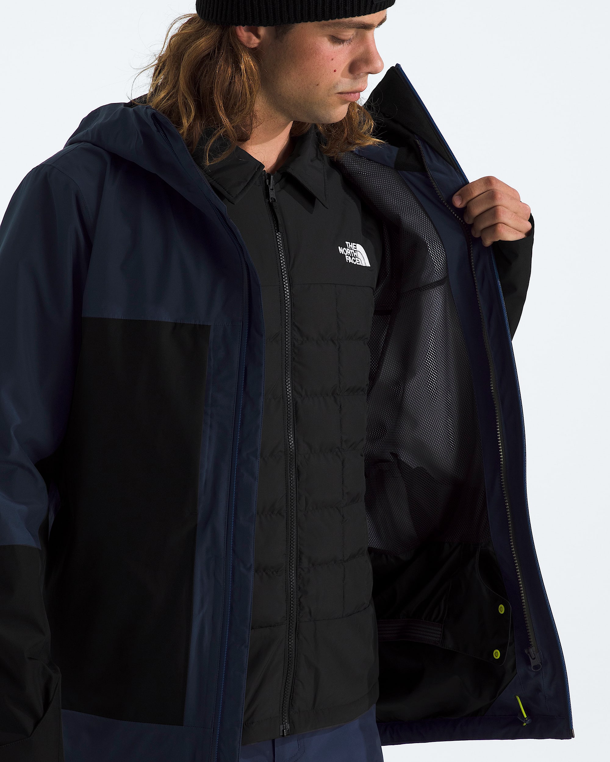 Mens THERMOBALL Snow Triclimate Jacket TNF MODELCLOSE3