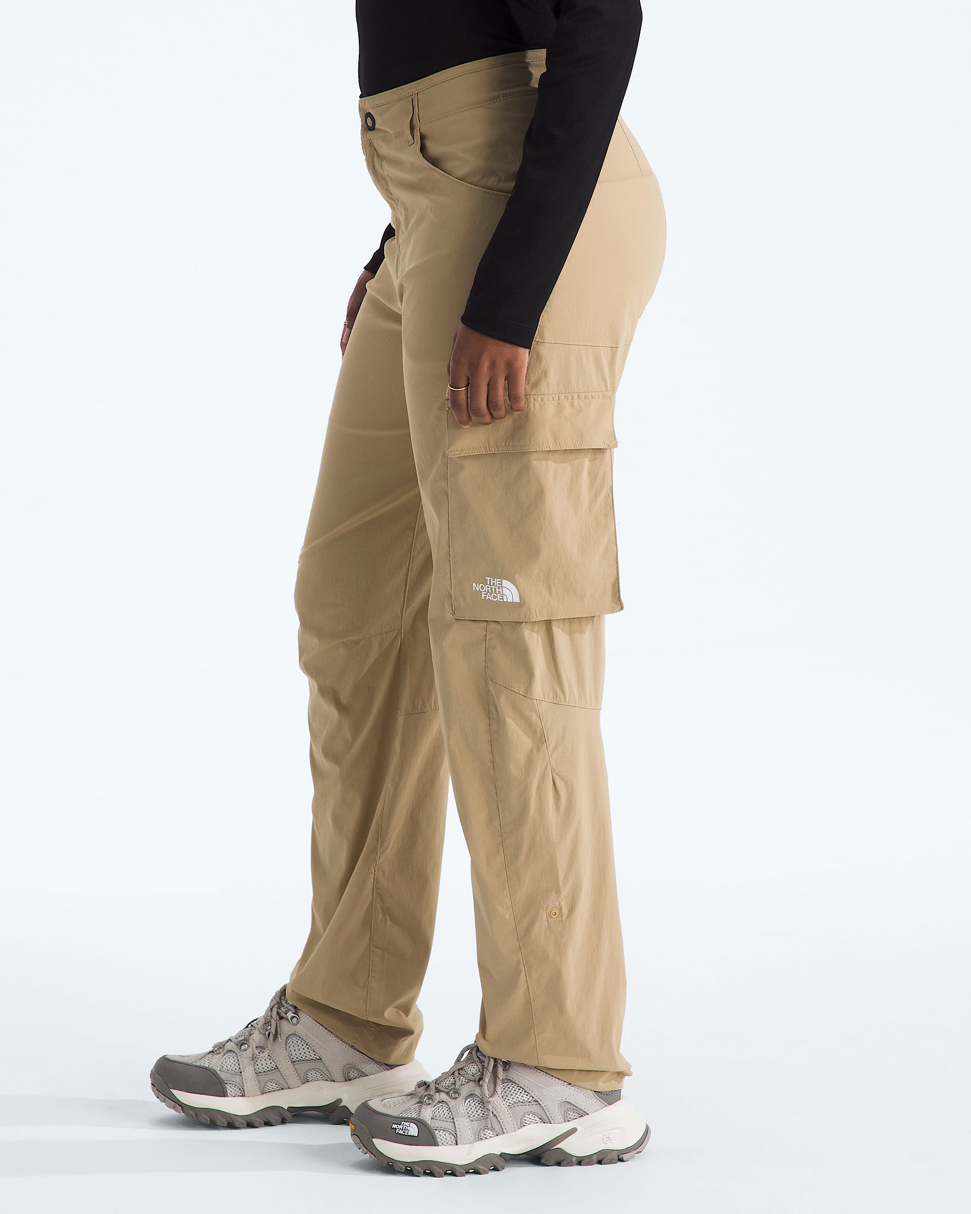 Womens Exploration Cargo Pants TNF MODEL34