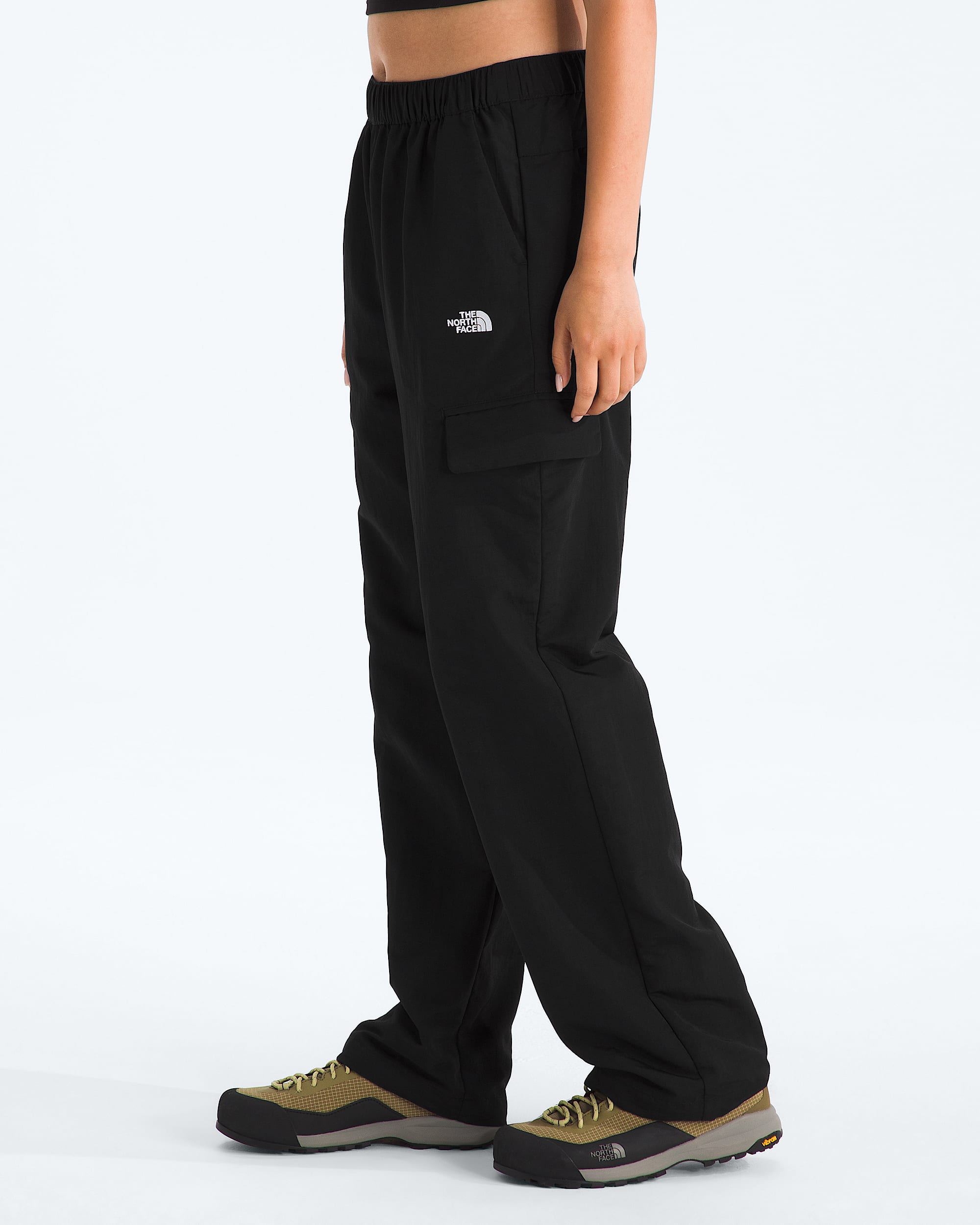 Womens TNF Easy Wind Cargo Pants TNF MODEL34