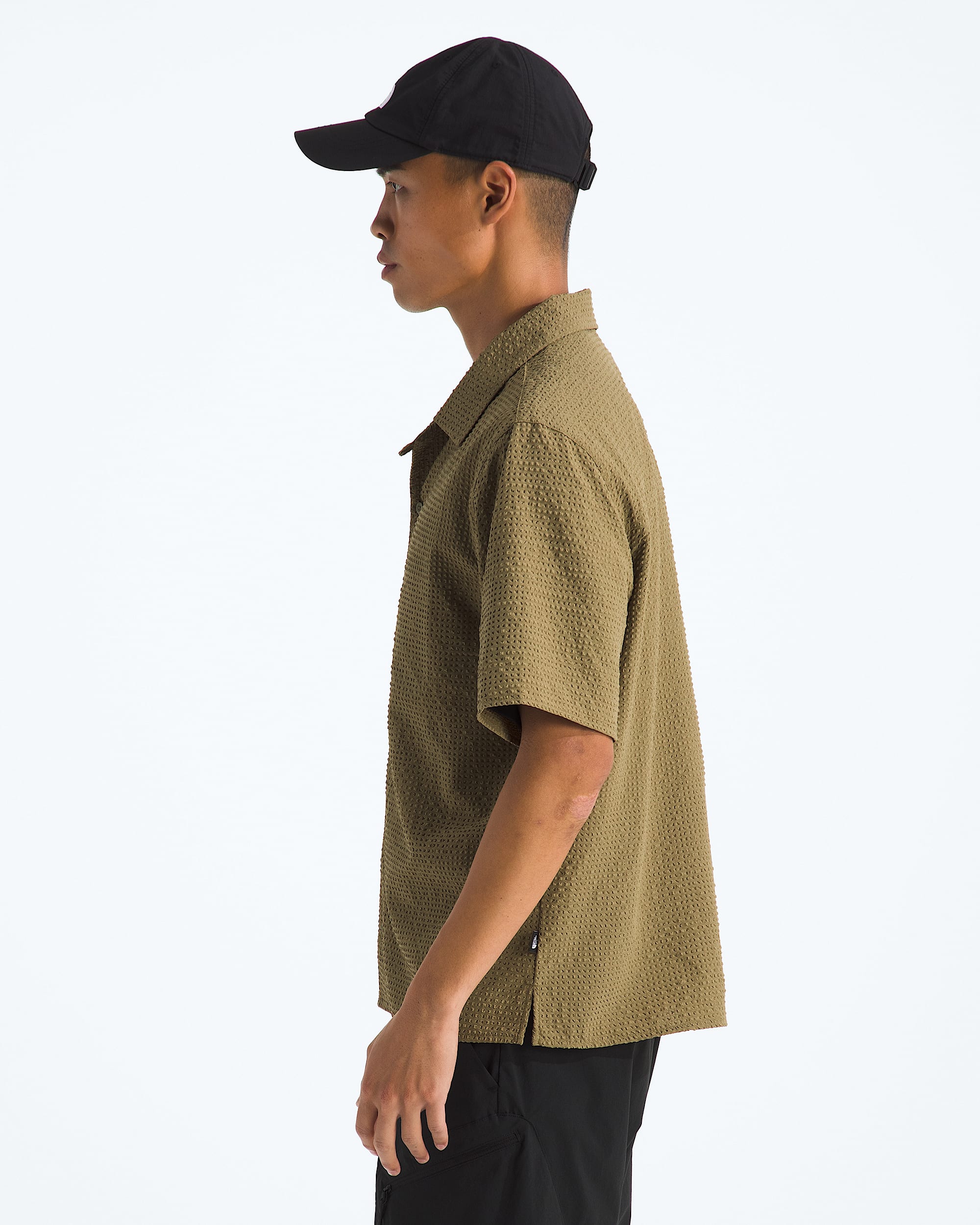 Mens Pacific City Button Down TNF MODEL34