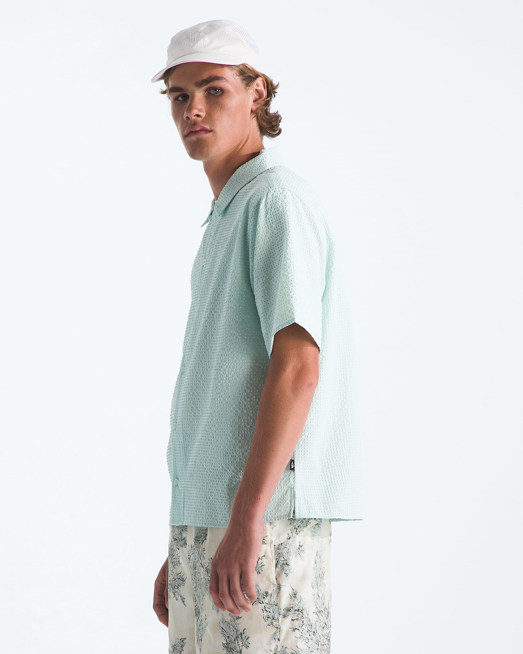 Mens Pacific City Button Down TNF MODEL34