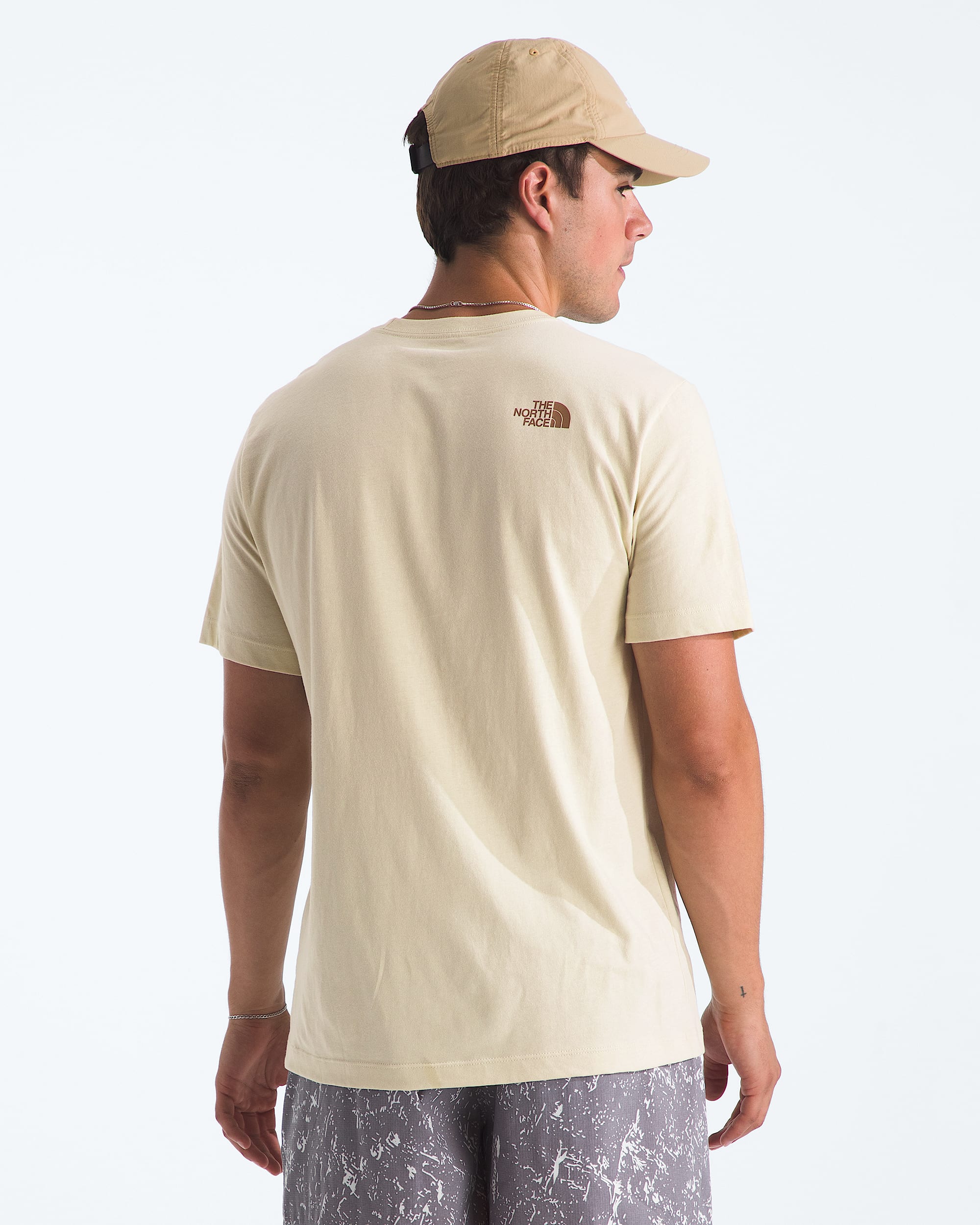 Mens Sunrise Escape Regular ShortSleeve Tee TNF BACK