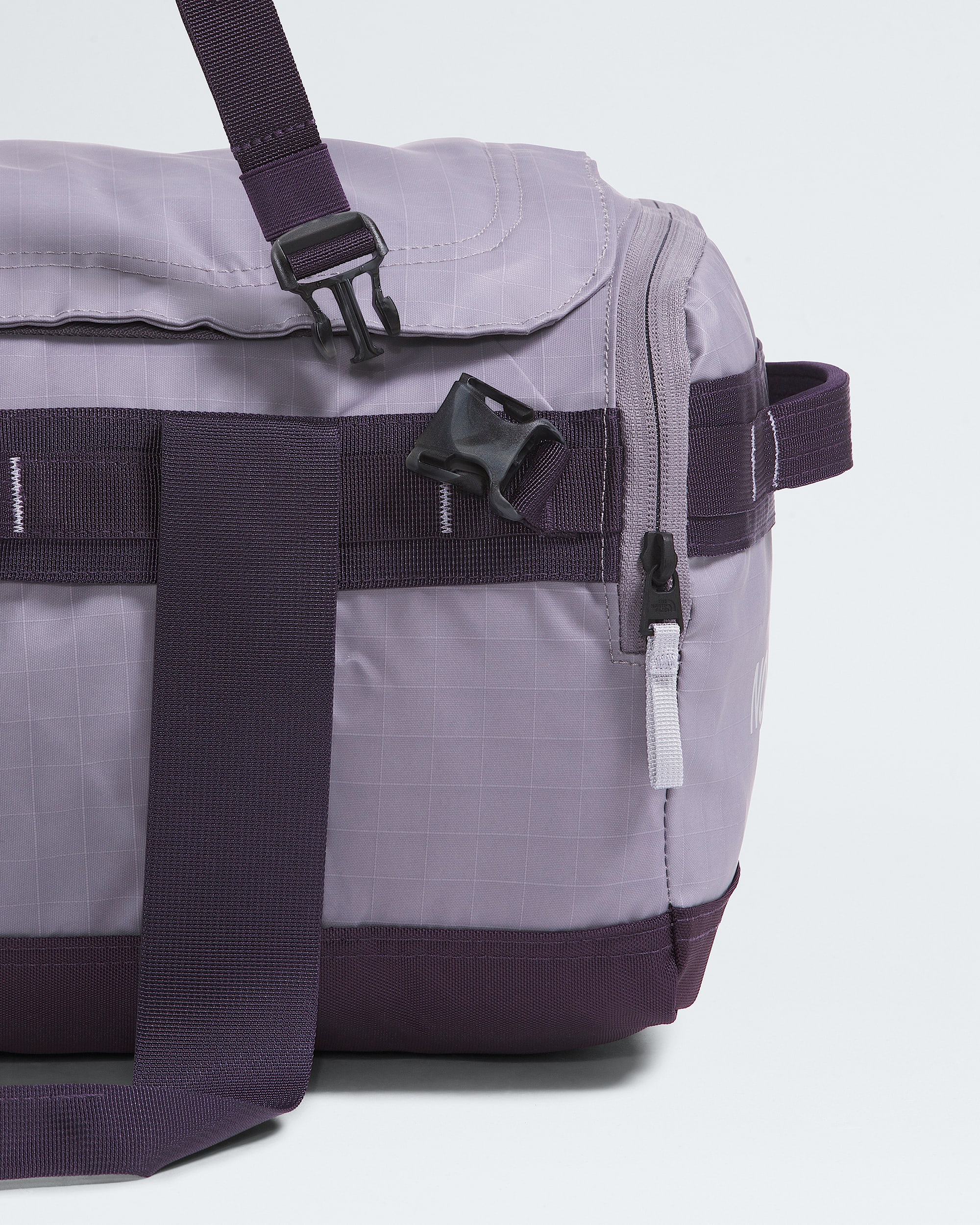 Base Camp Voyager Duffel42L TNF ALT3