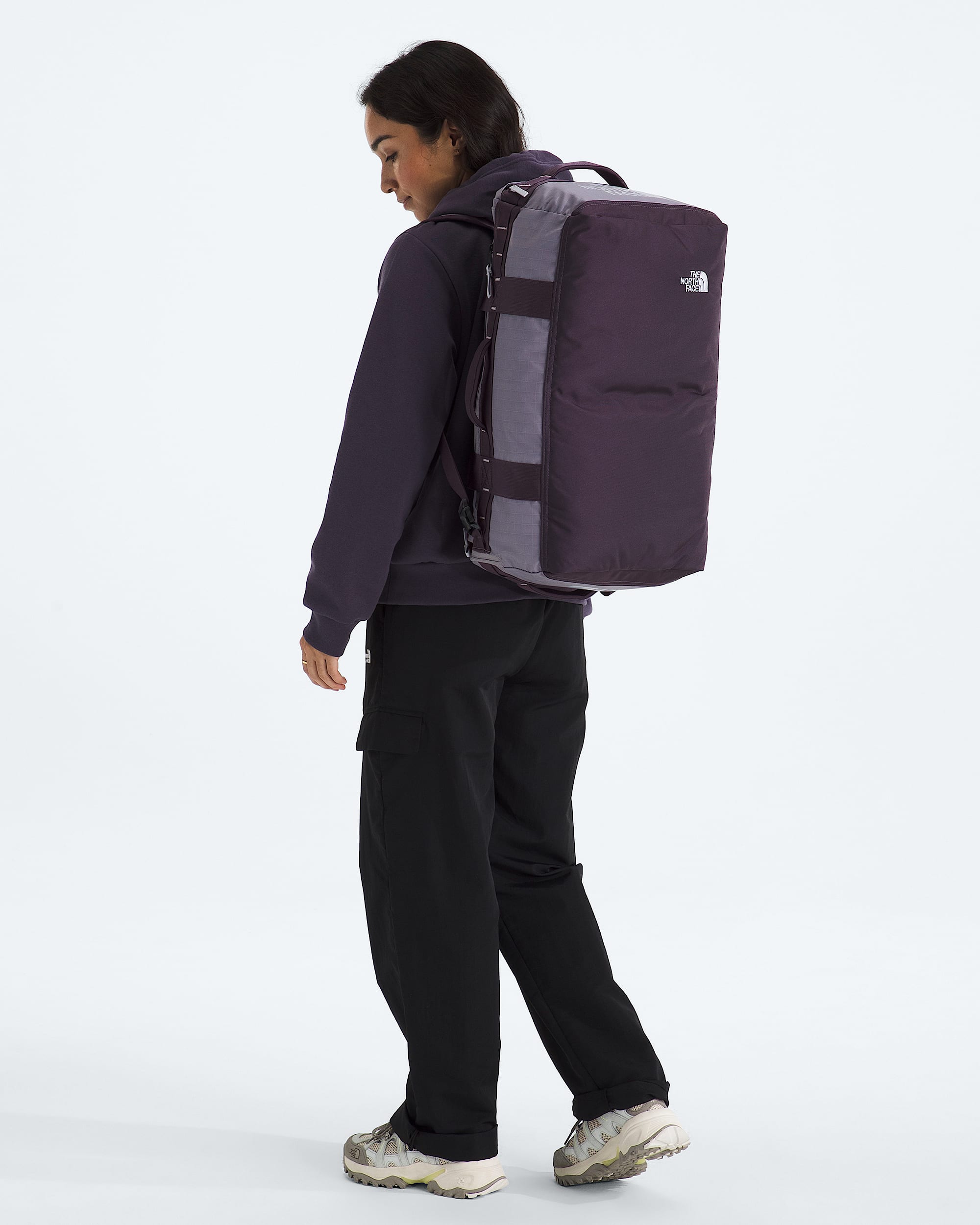 Base Camp Voyager Duffel42L TNF MODELBACK