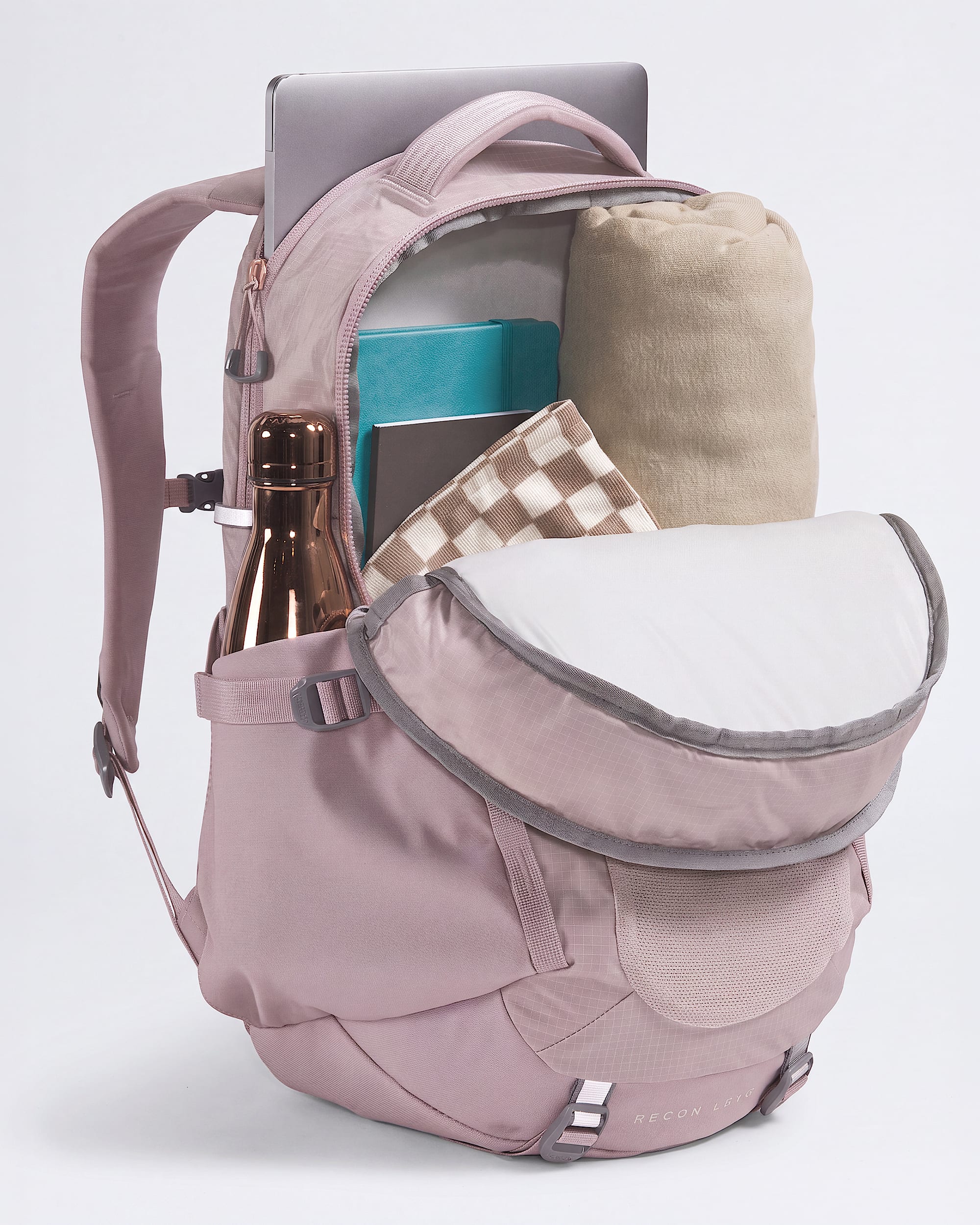 gold north face recon backpack The Women's Luxe Backpack, White Dune/Burnt Coral The Womens The North Face Recon Backpack is a classic design reimagined with women Women's Recon Luxe Backpack -
