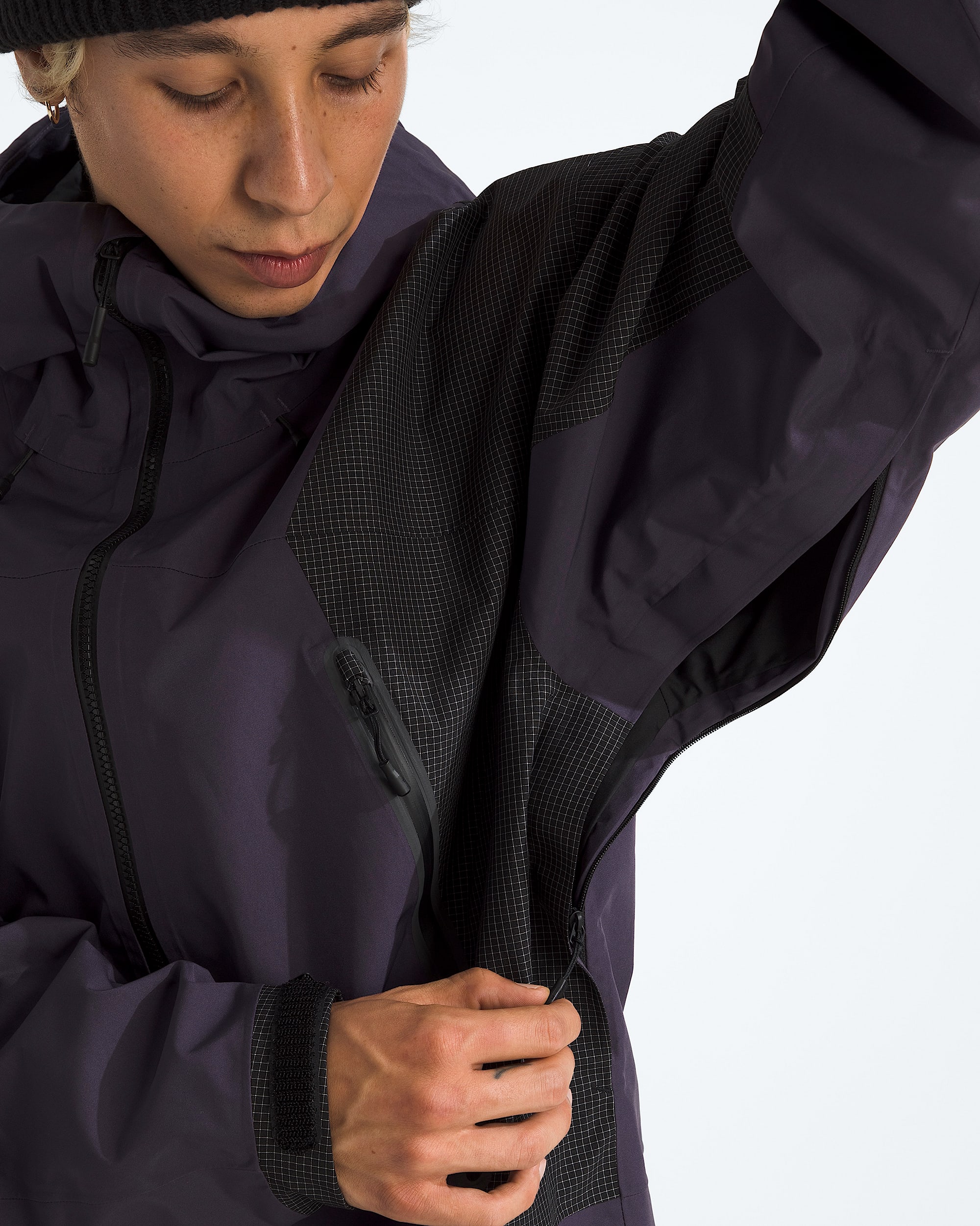Unisex HKe Spectra GORETEX Mountain Light Jacket TNF MODELALT2