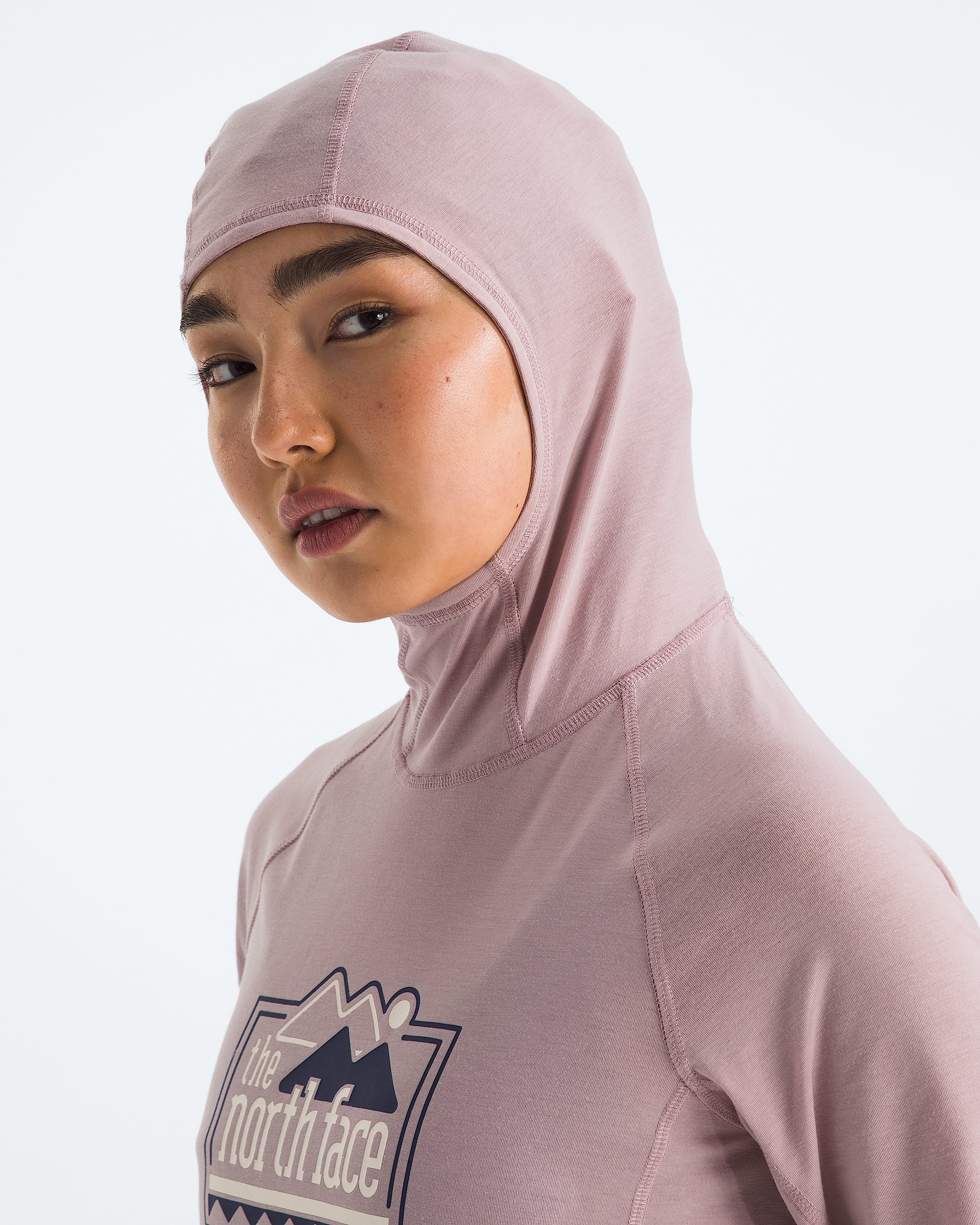 Womens Adventure Explore Pin Hoodie TNF MODELHOOD2