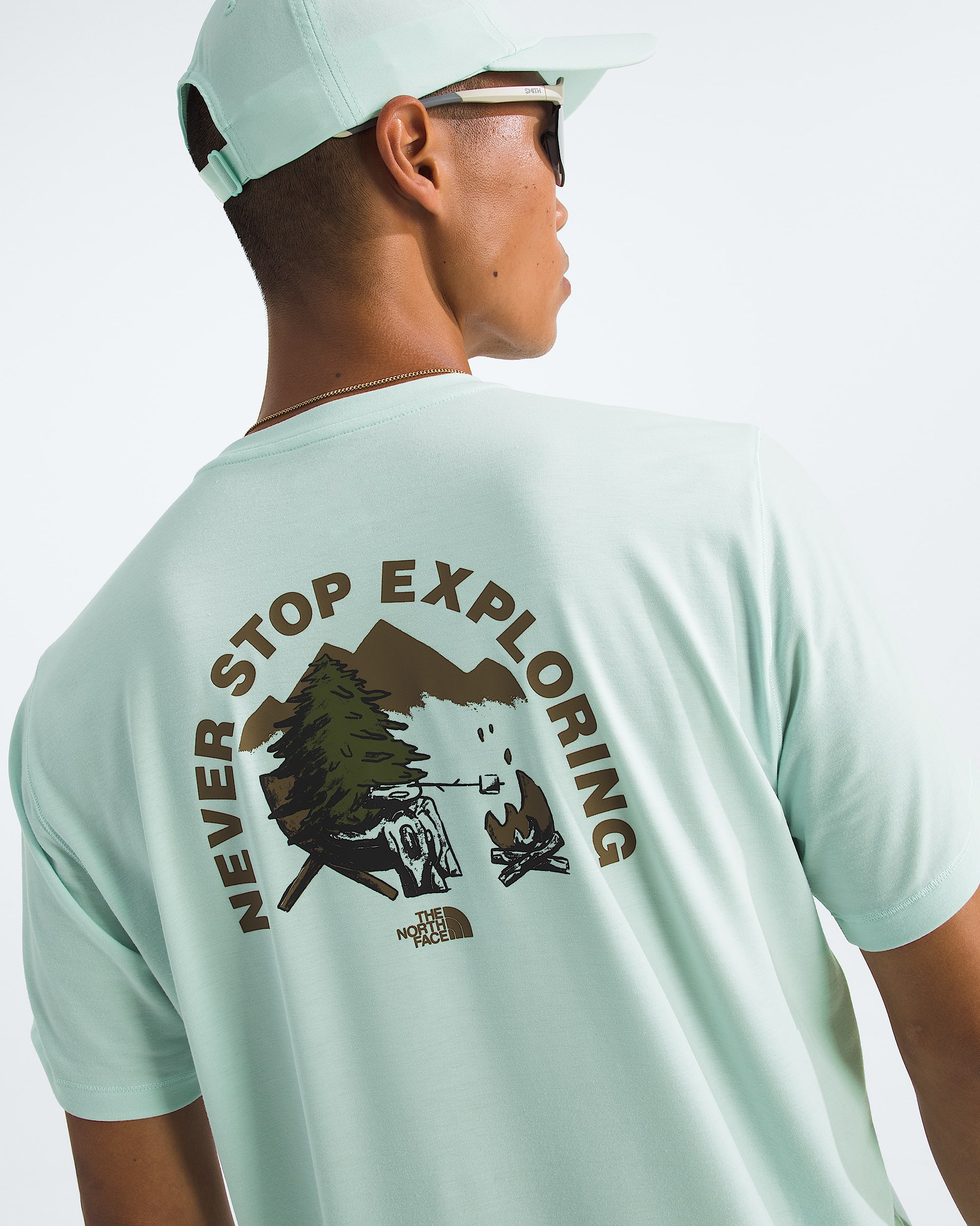 Mens Adventure Campfire ShortSleeve Tee TNF HERO2