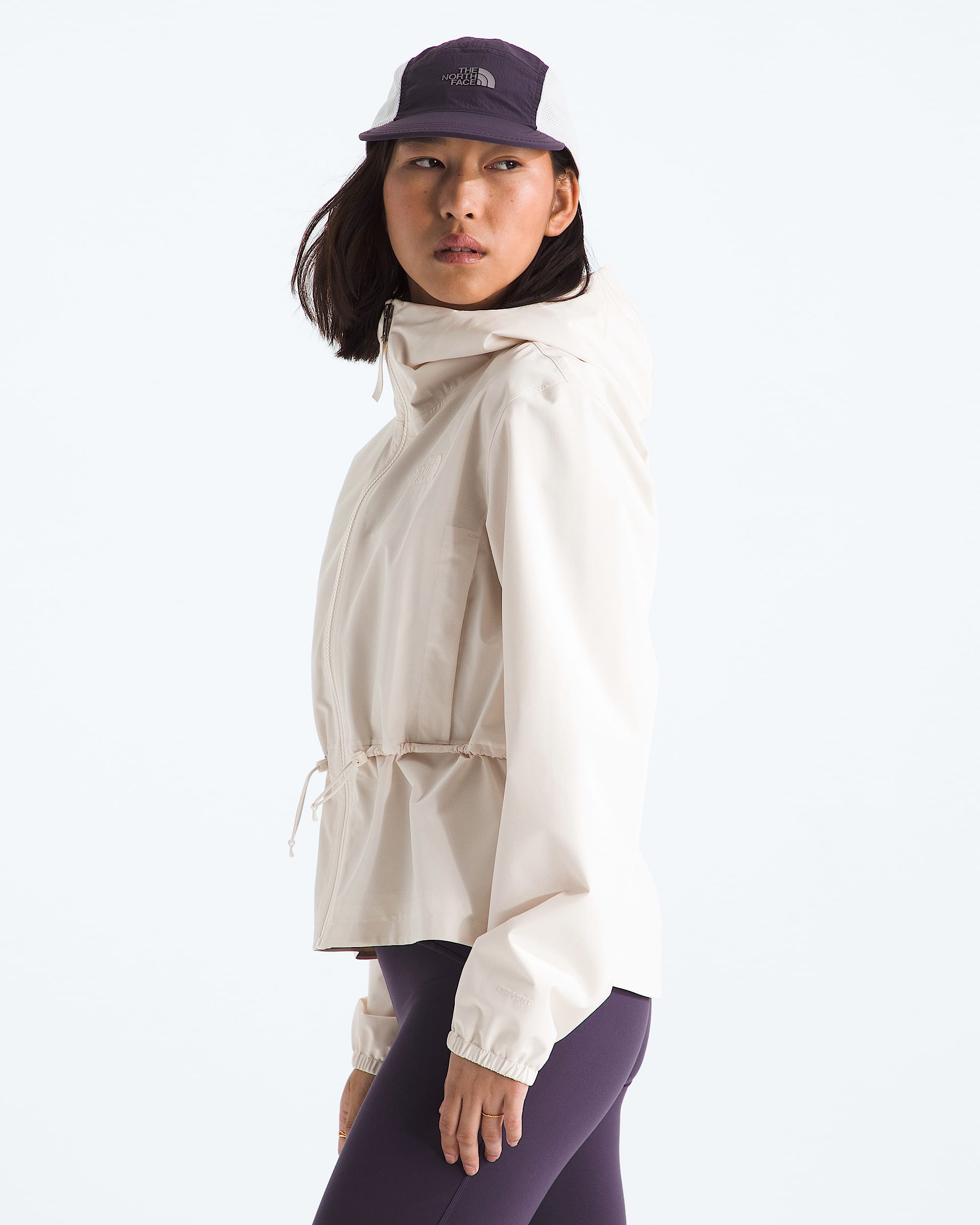 Womens Daybreak Rain Jacket TNF MODEL34