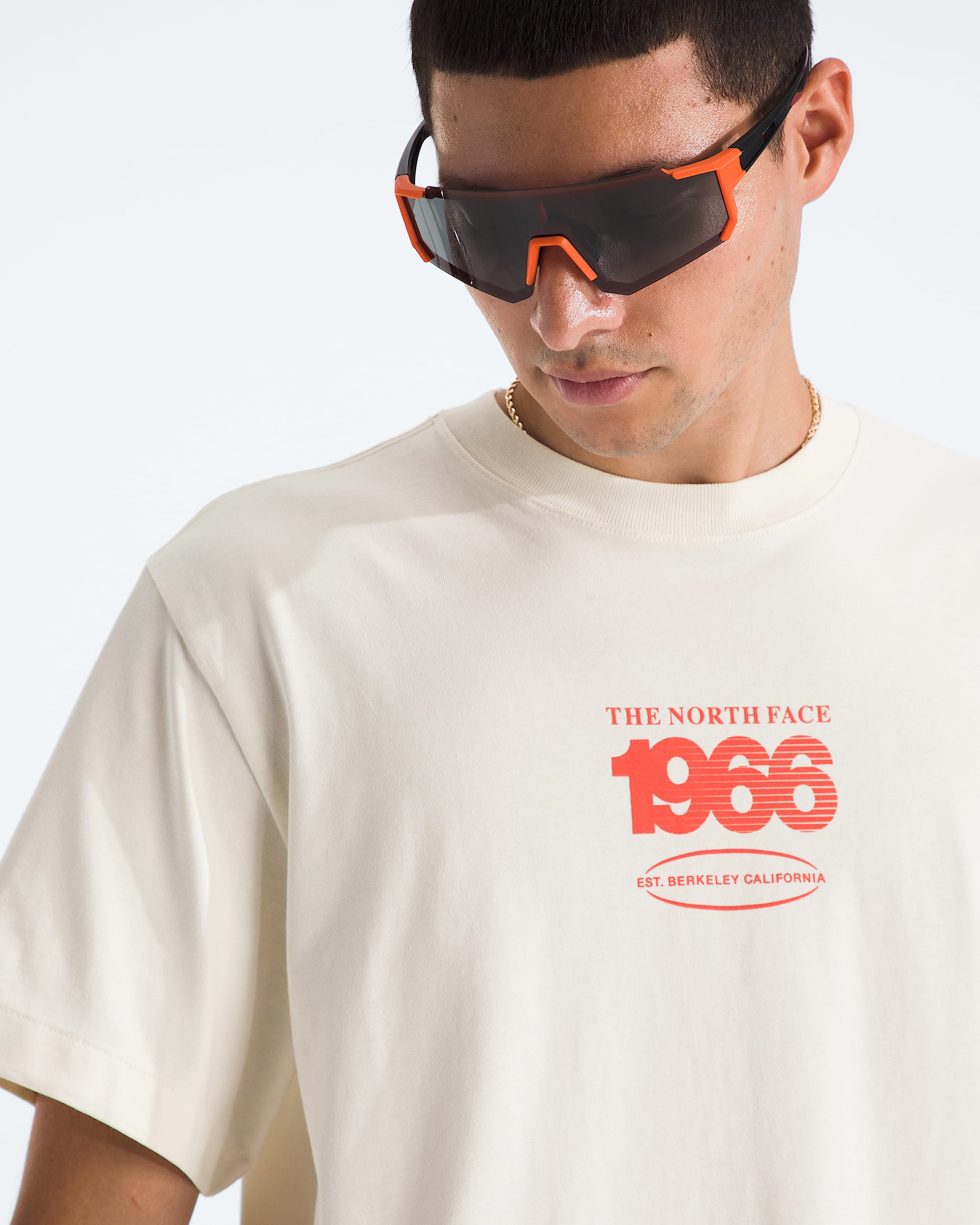 Mens Track Relaxed ShortSleeve TeeGraphic TNF HERO2