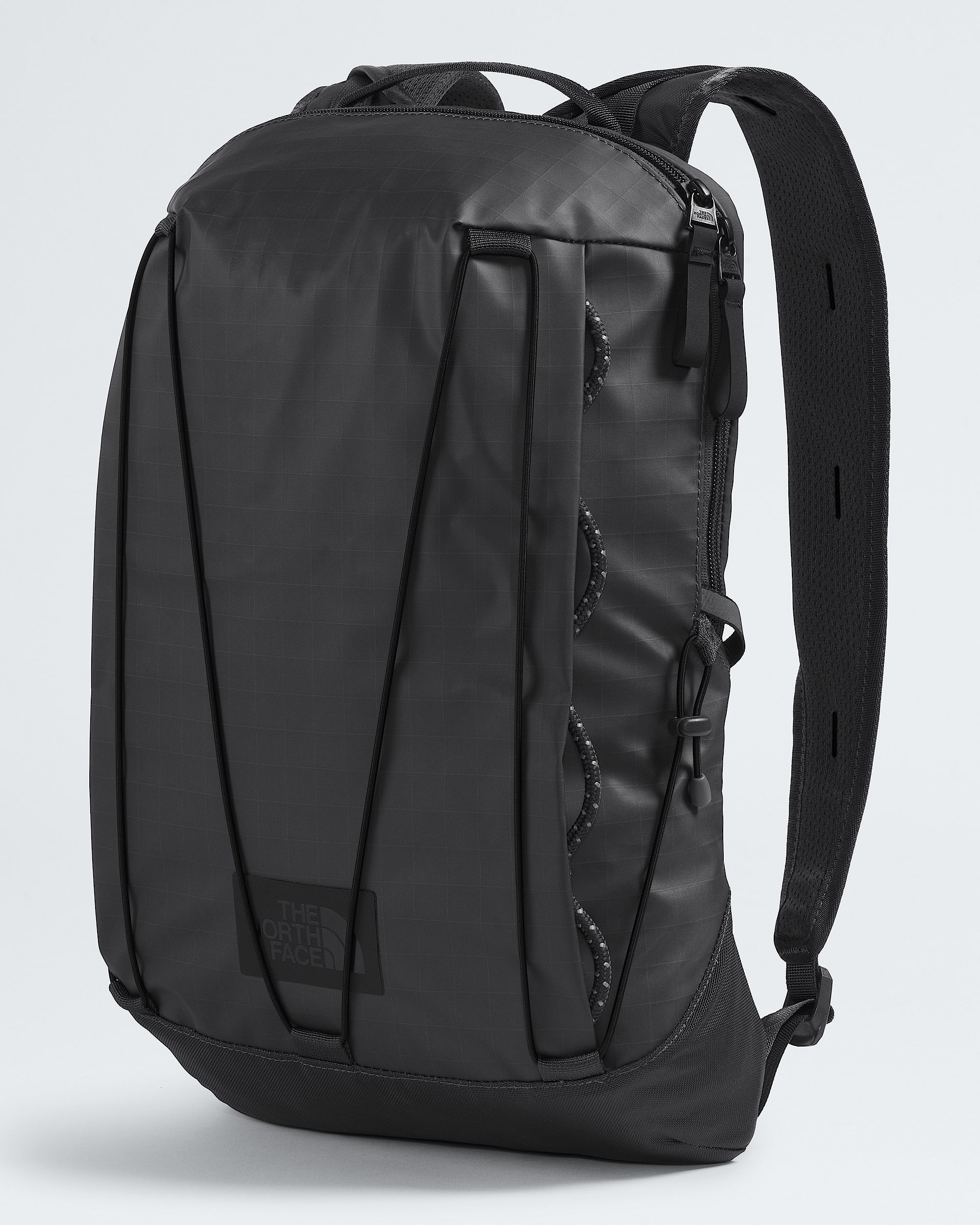 Base Camp Voyager Pro Lightweight Pack  15L TNF FRONT34