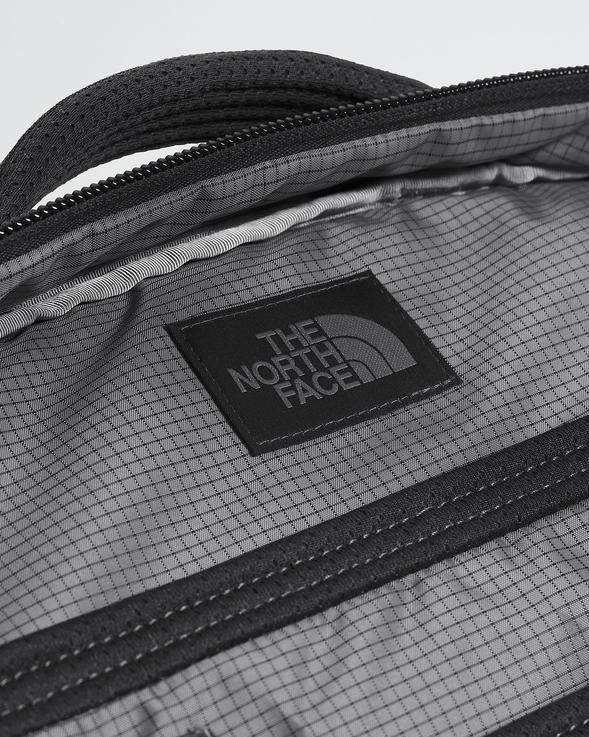 Base Camp Voyager Pro Travel Pack  36L TNF ALT1