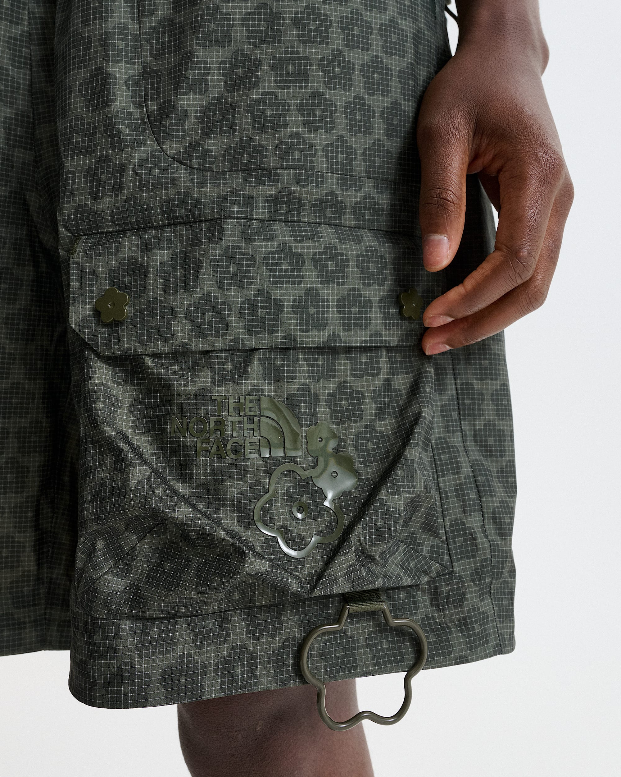 Pantalon convertible Carla de TNF x Cecilie Bahnsen TNF ALT2