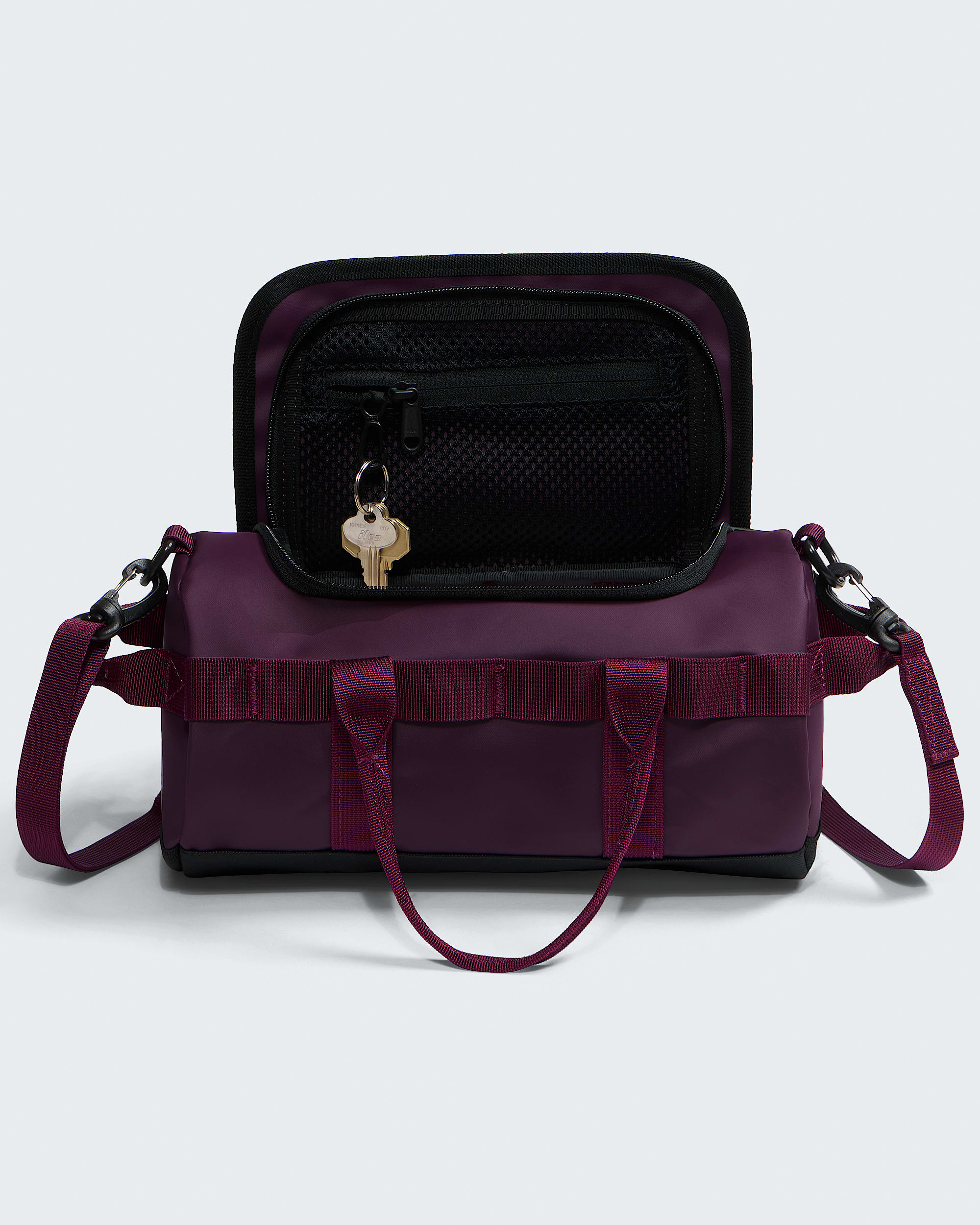 Base Camp Duffel Shoulder Bag TNF INT