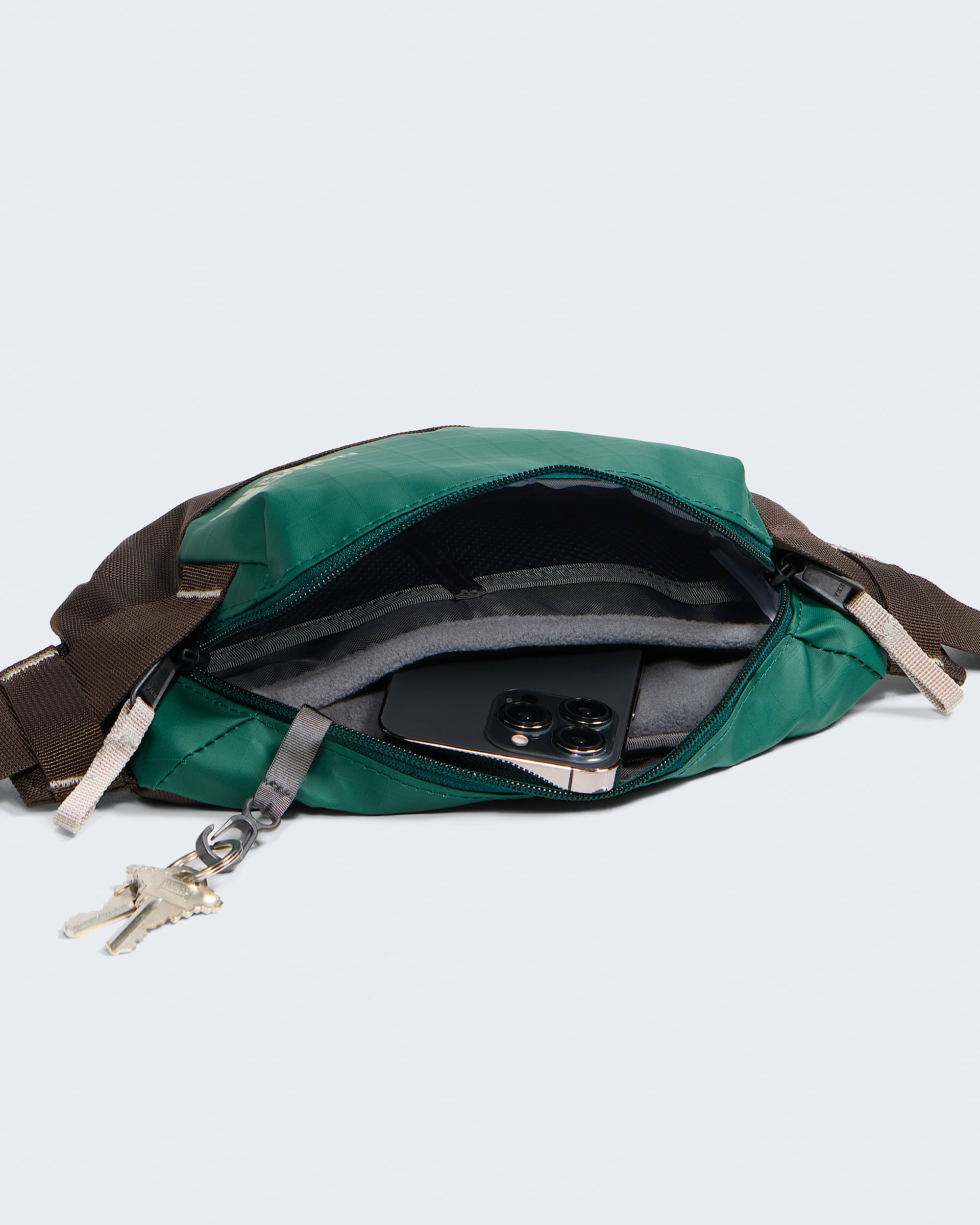 Base Camp Voyager Lumbar TNF INT