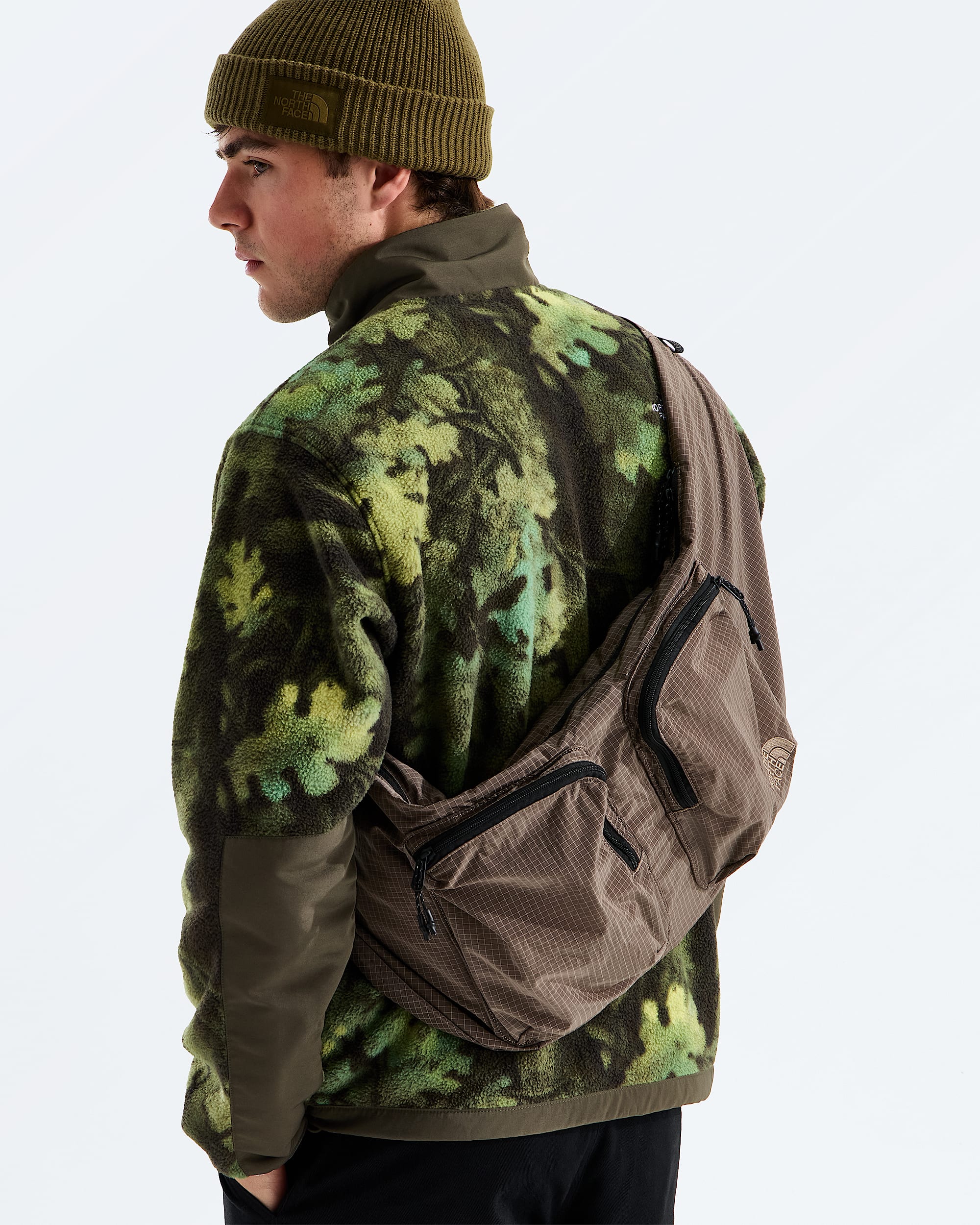 Never Stop Utility Sling TNF MODELBACK