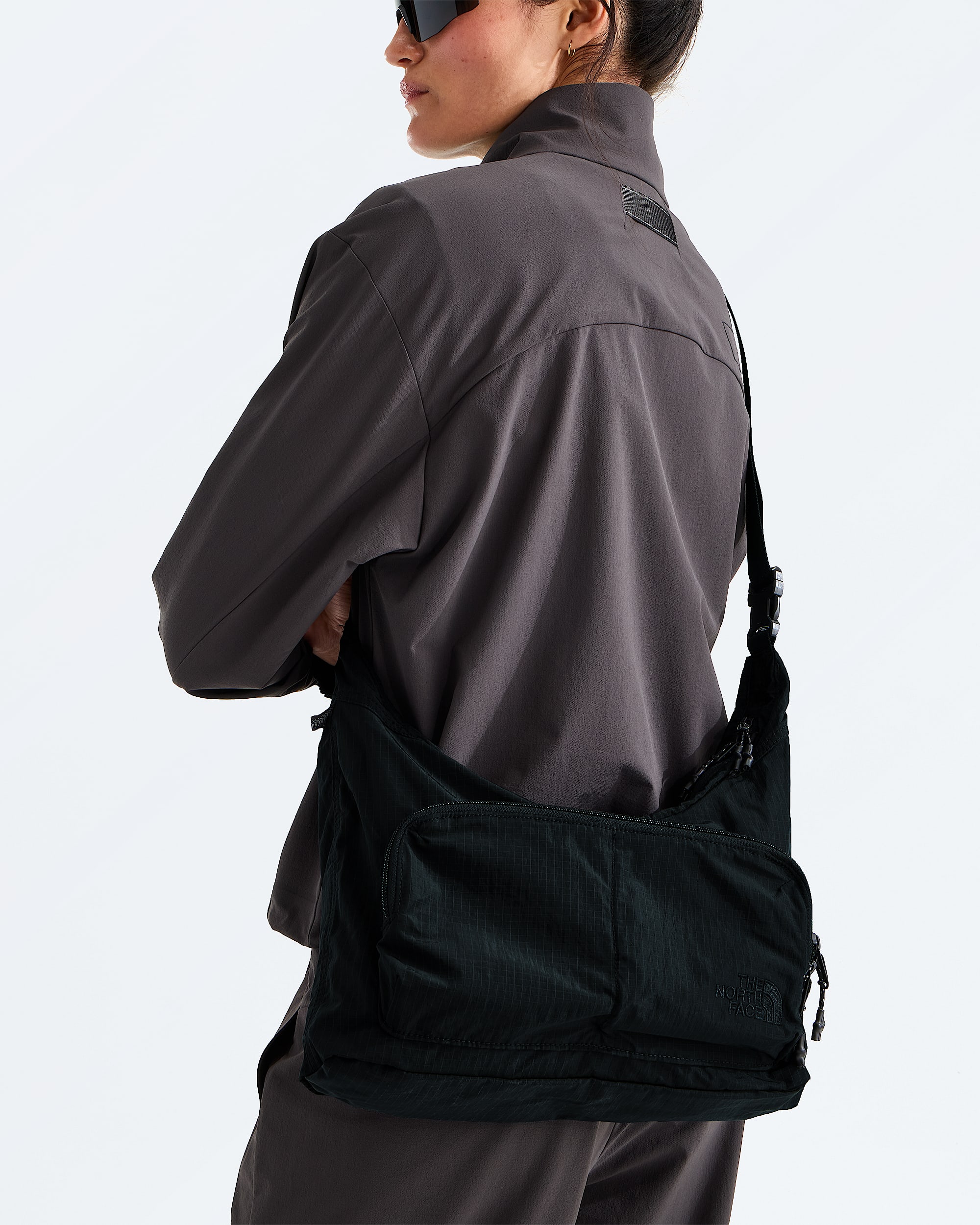 Never Stop Crossbody TNF MODELBACK