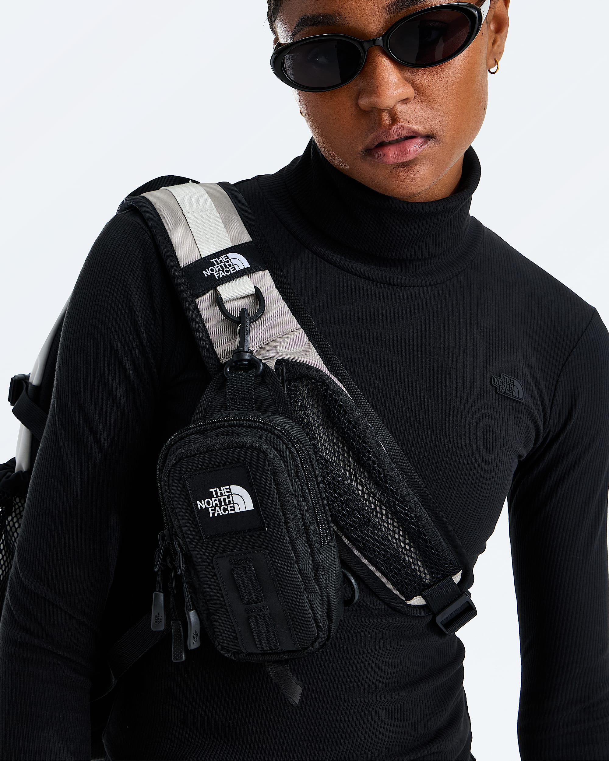Hot Shot Crossbody TNF ALT1