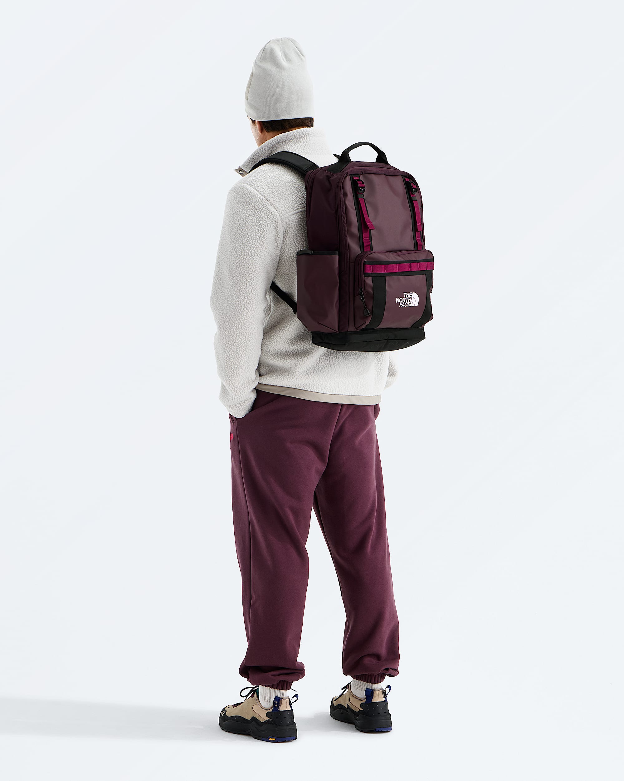 Base Camp Daypack  25L TNF MODELBACK