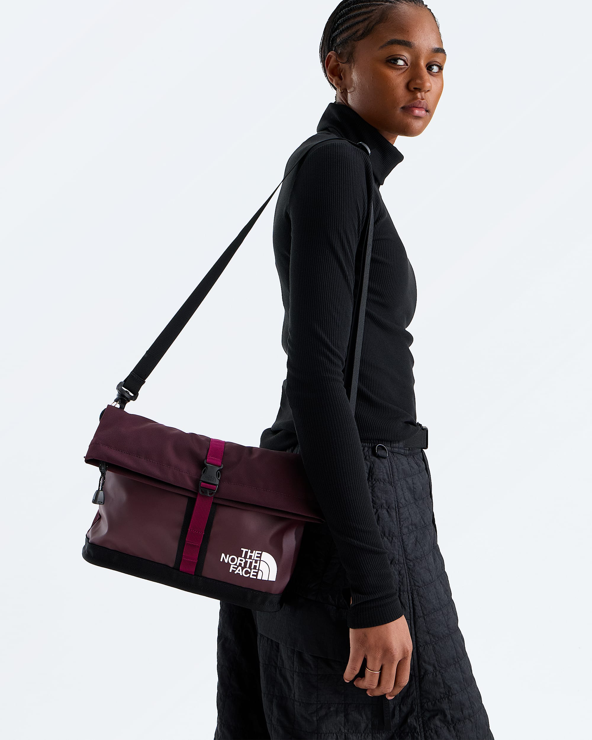 Base Camp Shoulder Bag TNF MODELBACK