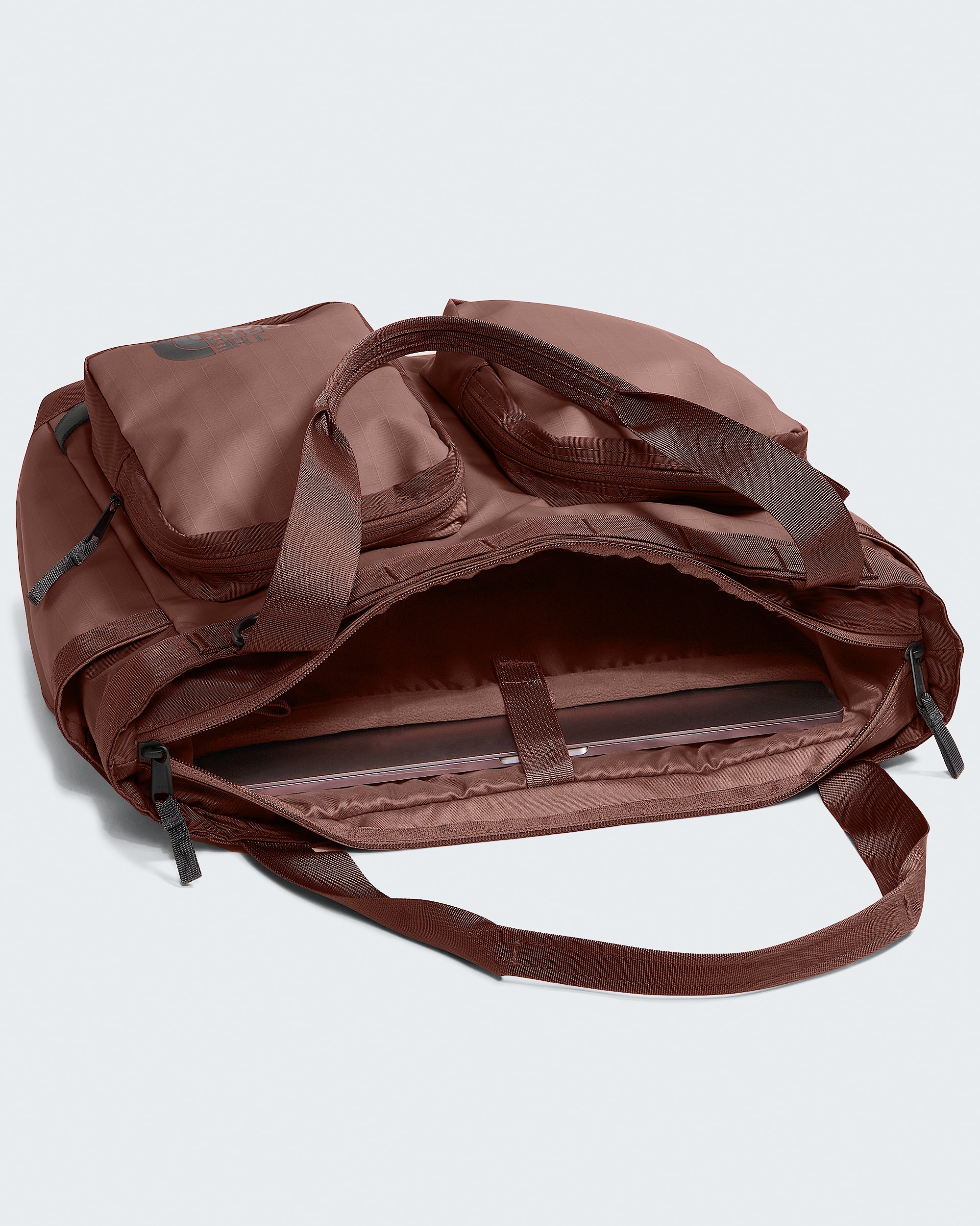 Base Camp Voyager Tote TNF INT