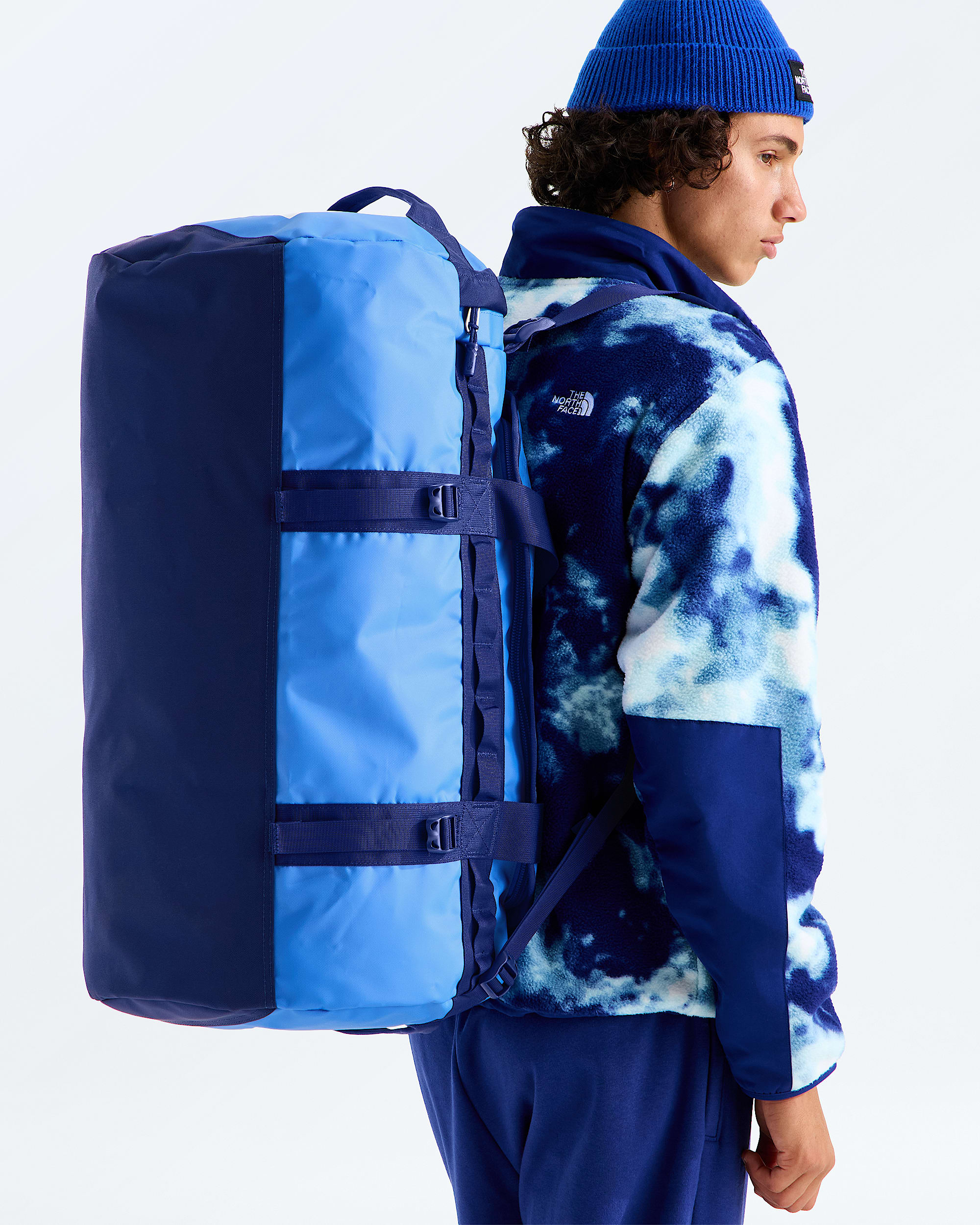 Base Camp DuffelM TNF MODELBACK