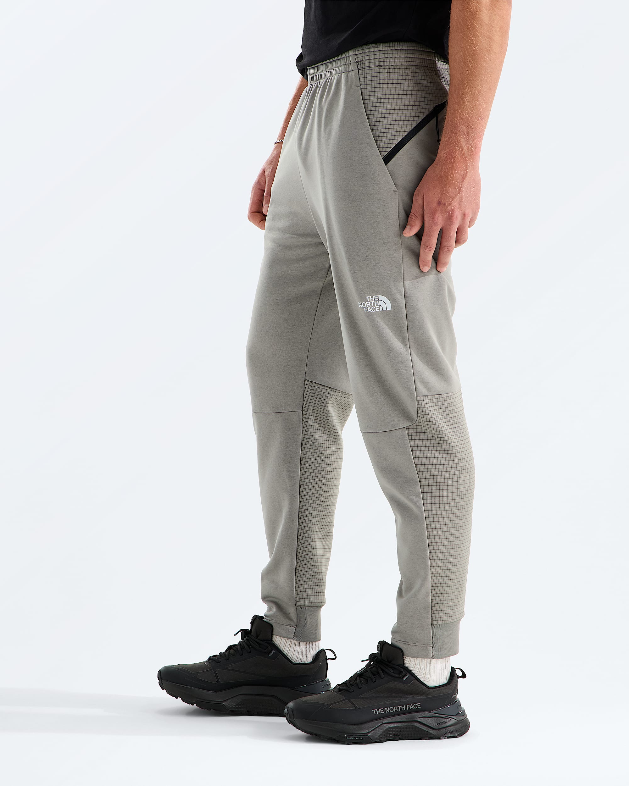 Mens Mountain Athletics Fleece Pants 20 TNF MODEL34