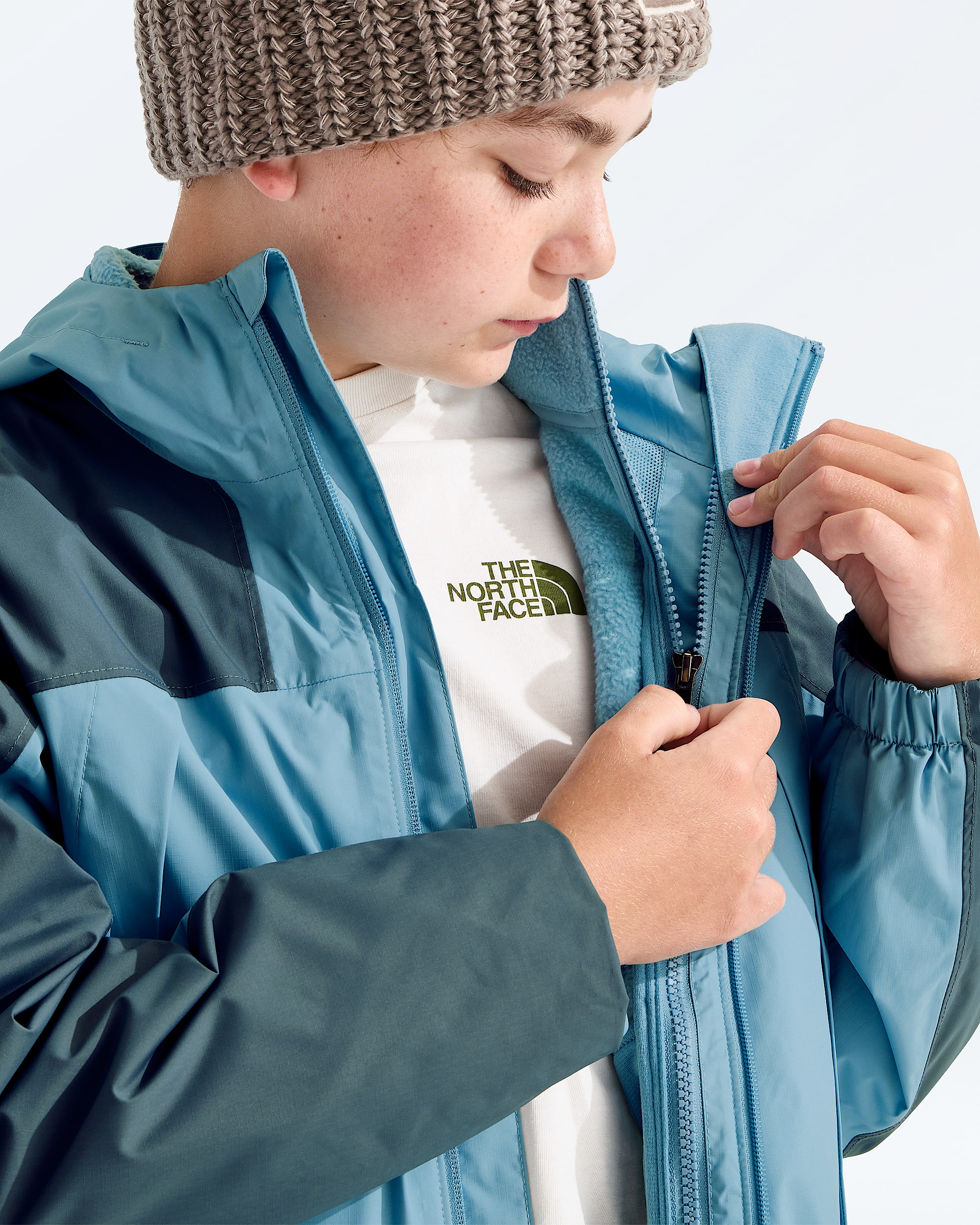 Antora TriclimateMD pour garons et filles TNF MODELCLOSE3