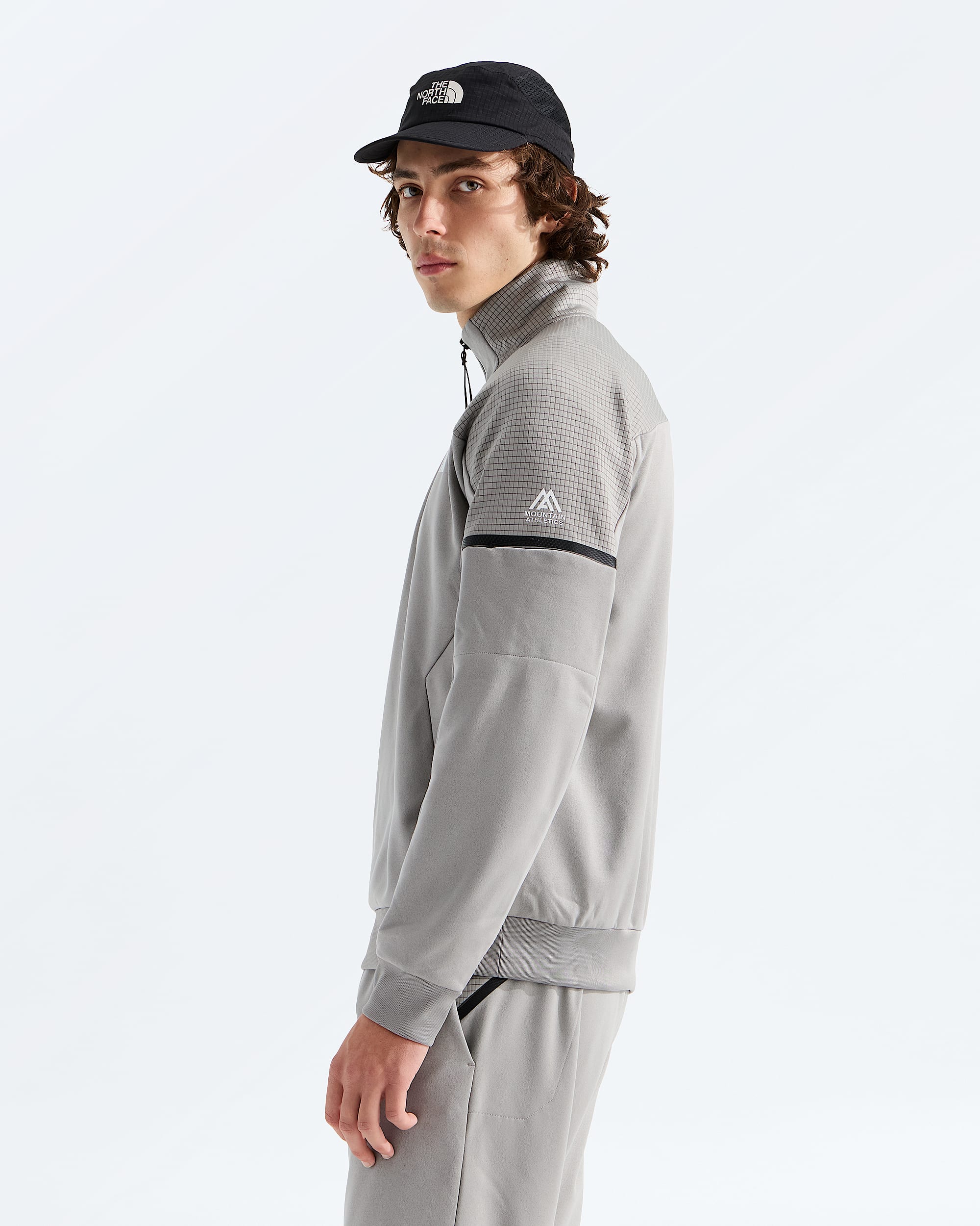 Mens Mountain Athletics Zip Fleece 20 TNF MODEL34