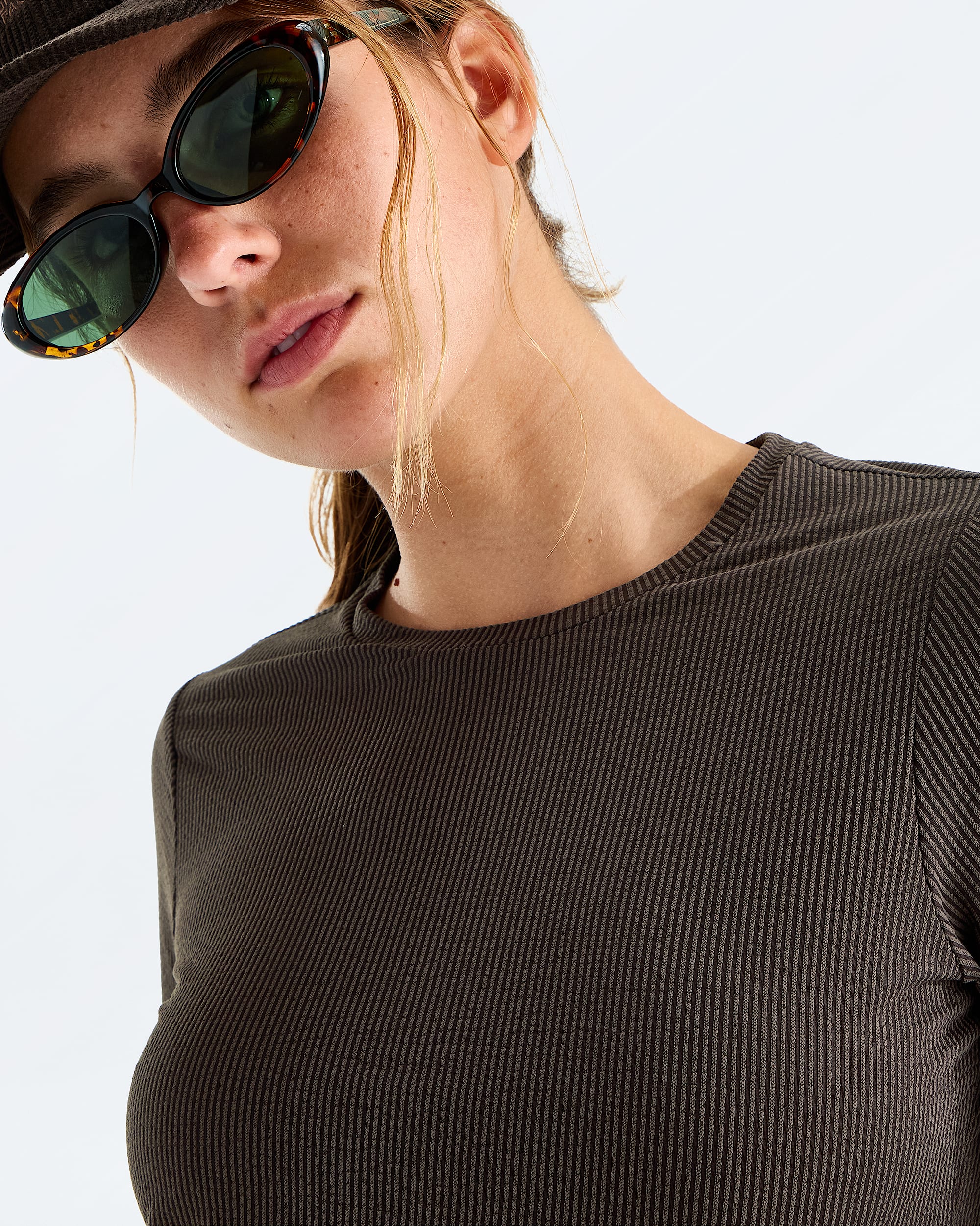 Womens Golden Ridge Ribbed LongSleeve Tee TNF MODELCLOSE1
