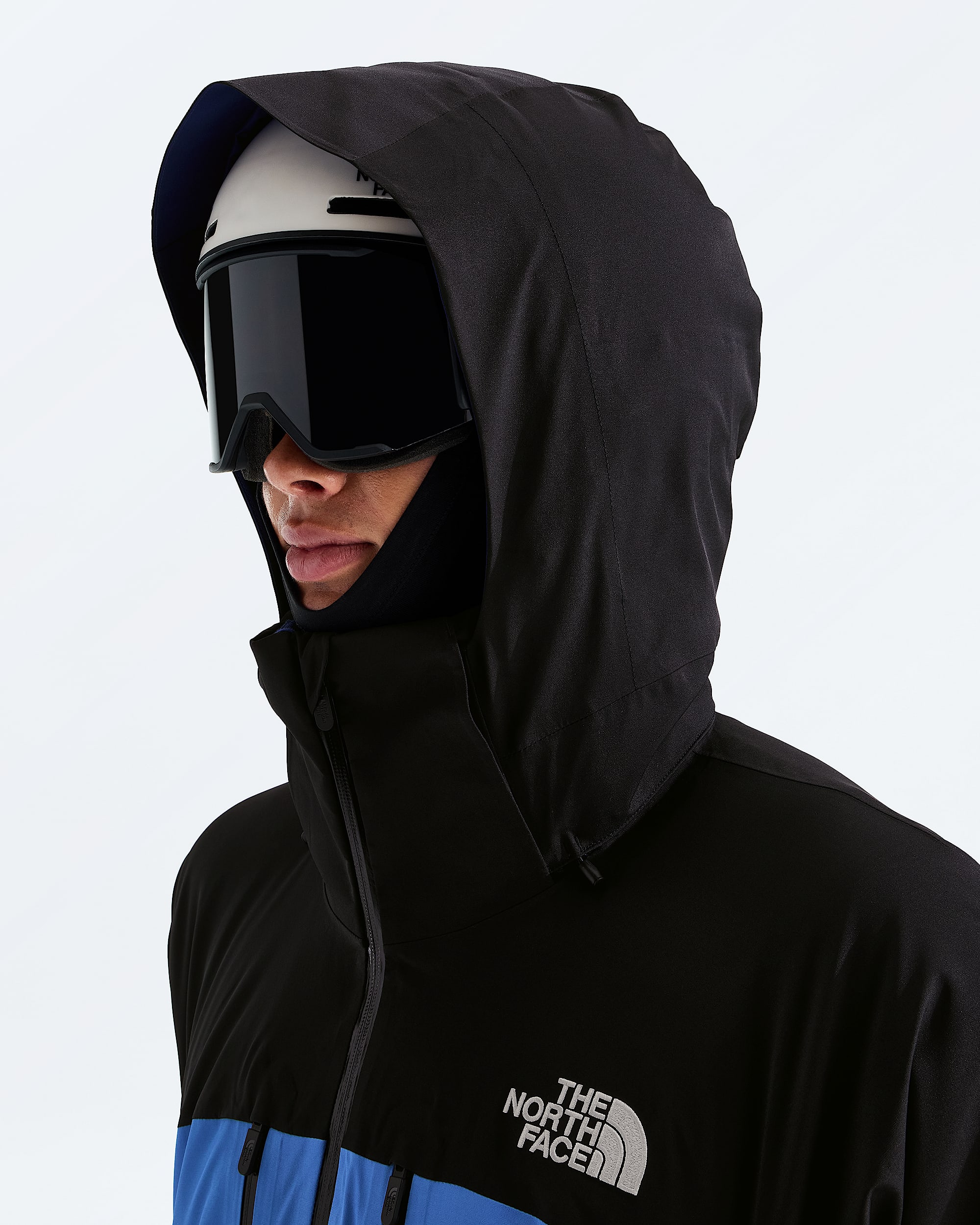 Mens Chakal Jacket TNF MODELHOOD2