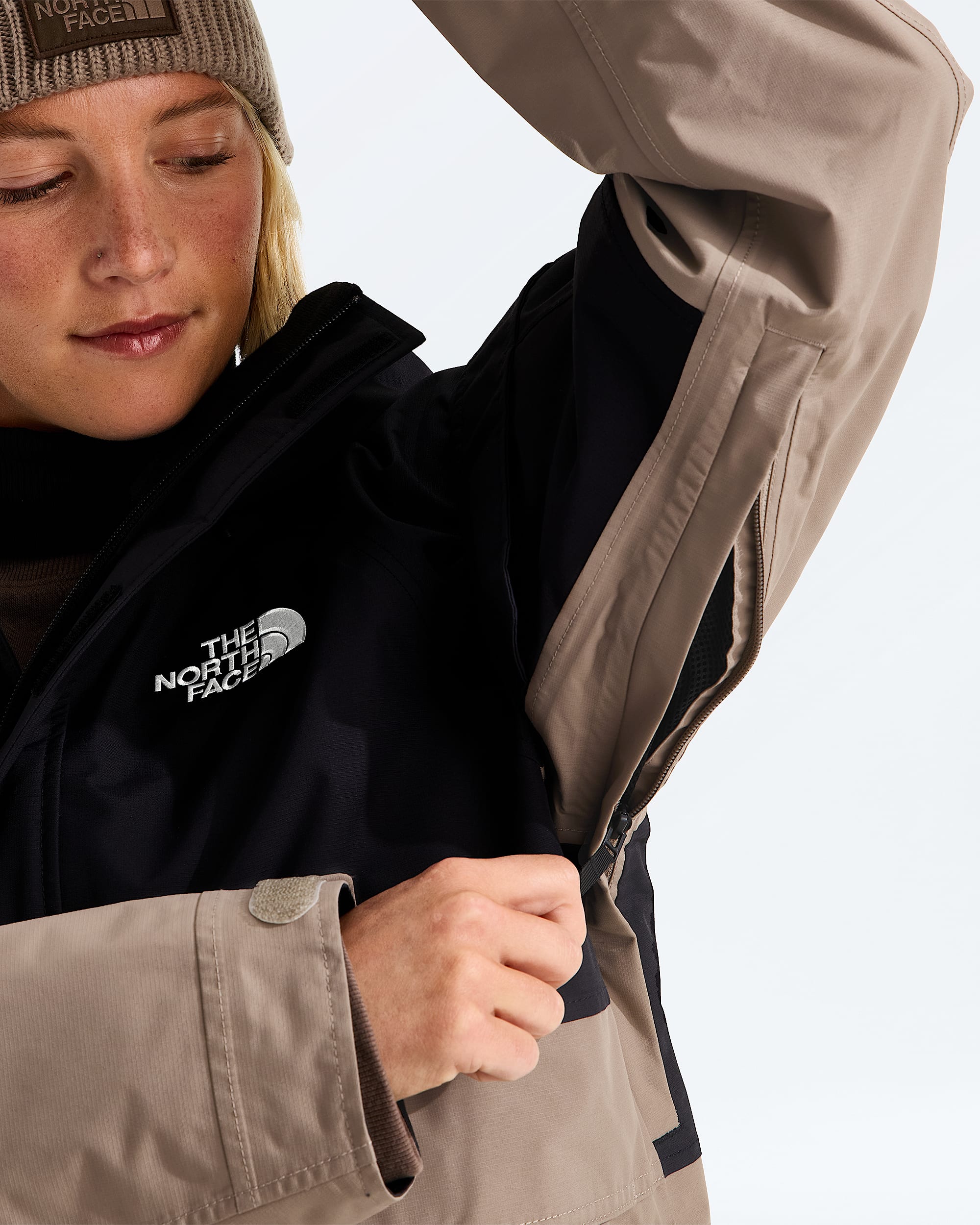 Womens Evryday Anorak TNF MODELALT2