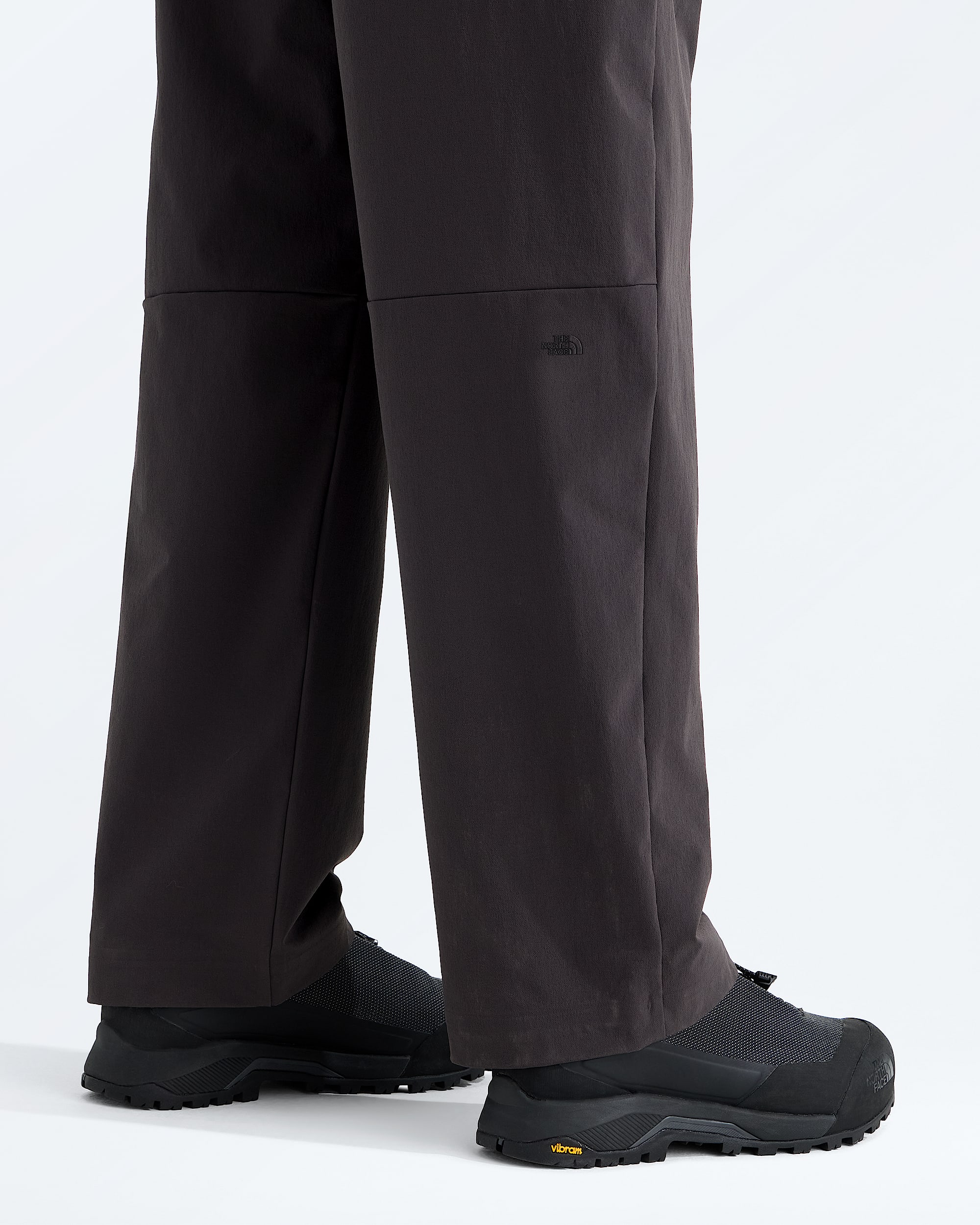 Mens TNF Tech Woven Pant TNF MODELCLOSE1