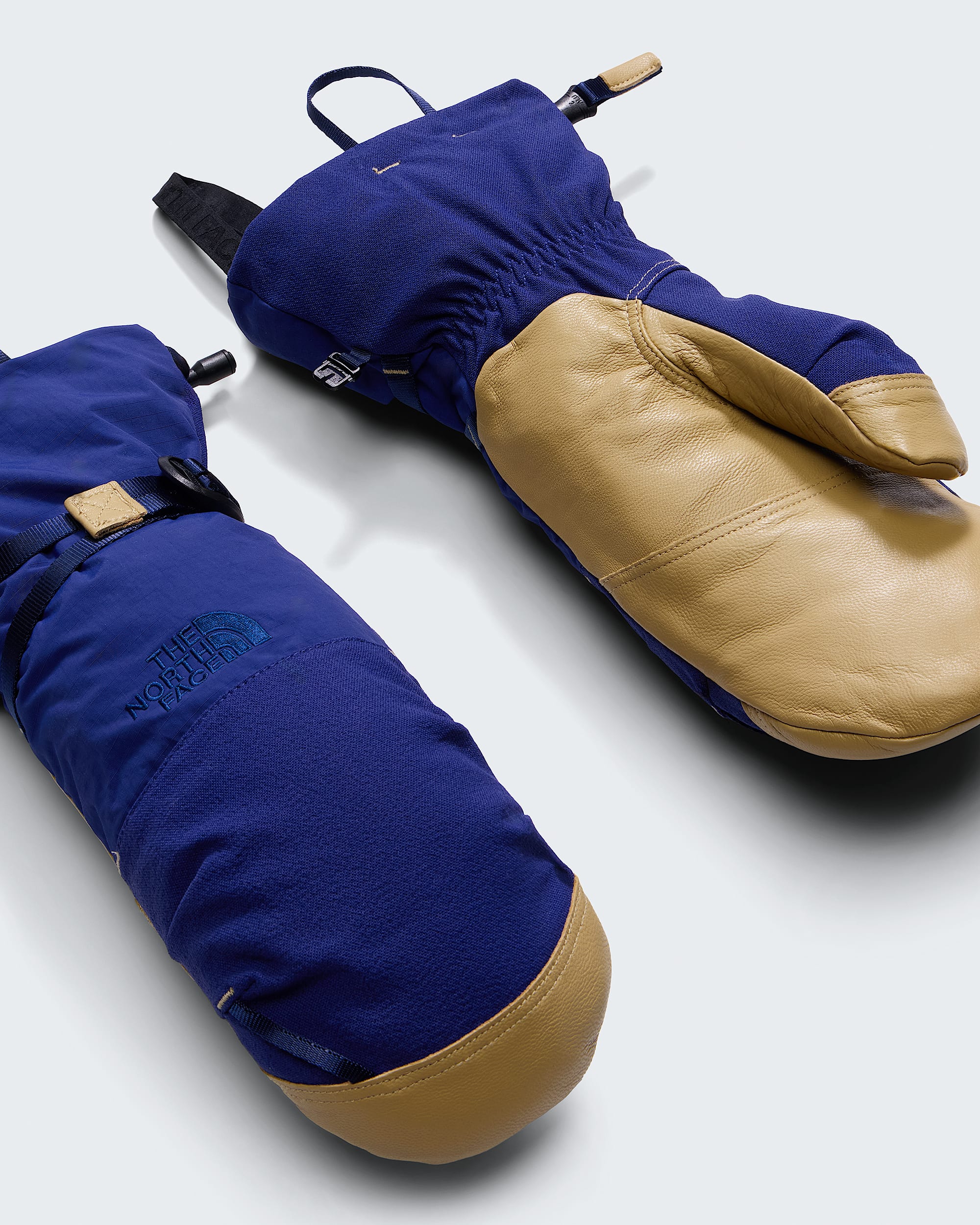Montana Edge Mitts TNF ALT1