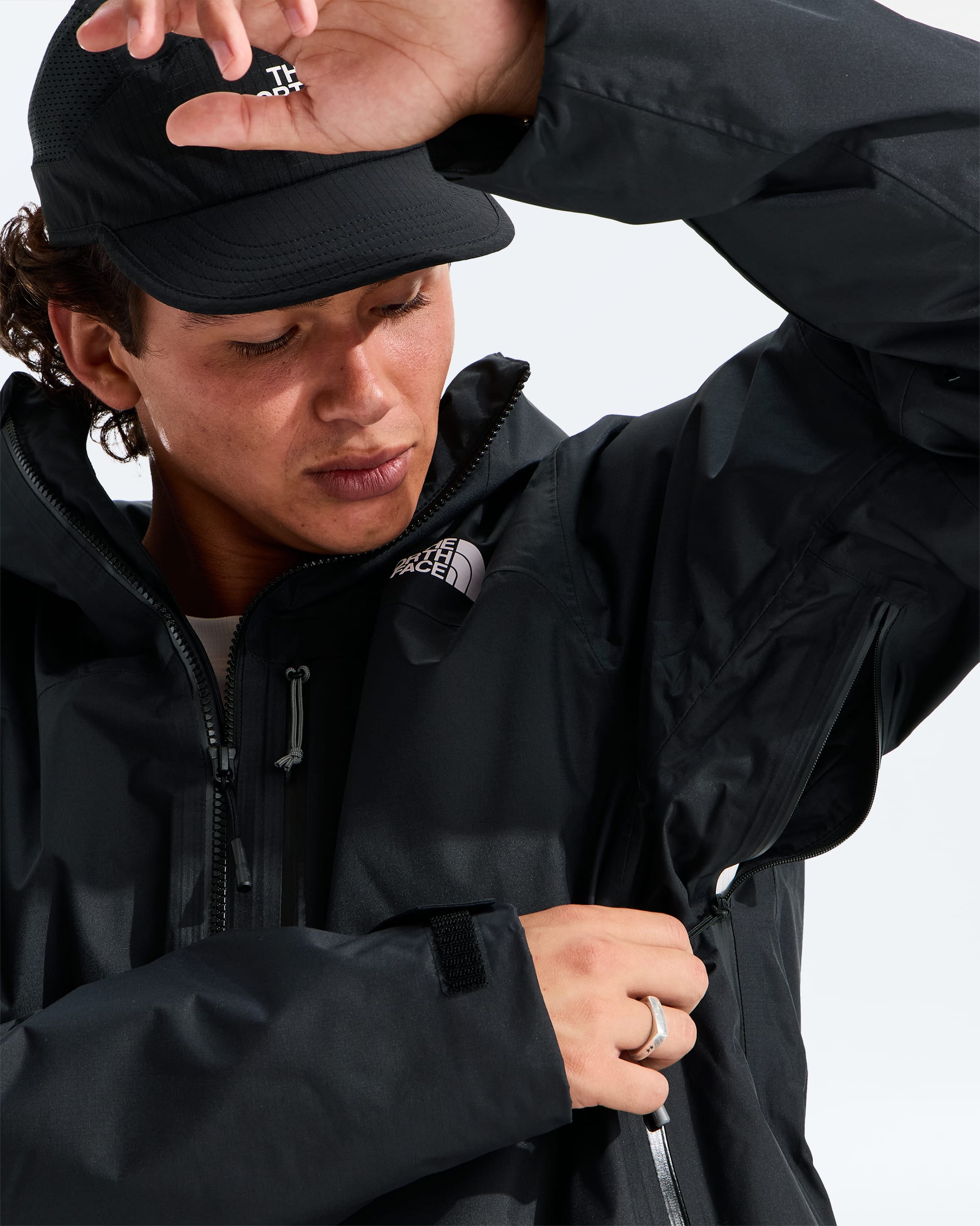 Mens Sarsen Insulated Jacket TNF MODELALT2