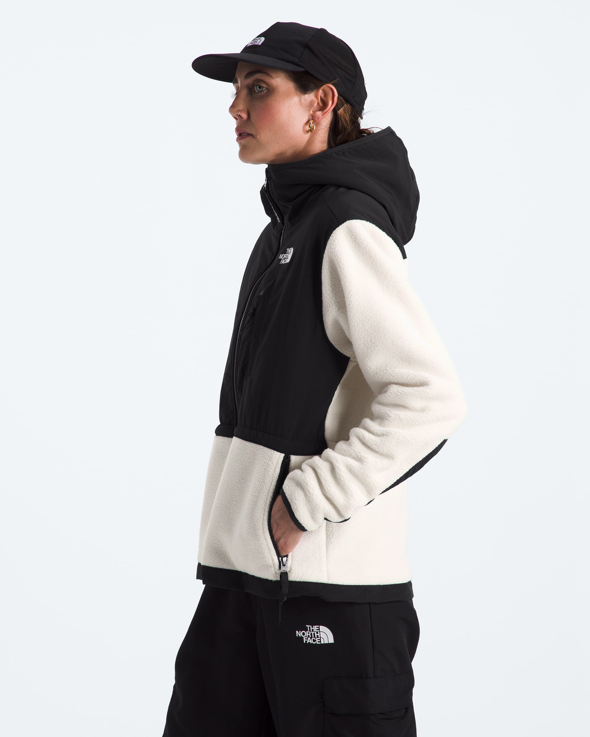 Womens Retro Denali Hoodie TNF MODEL34