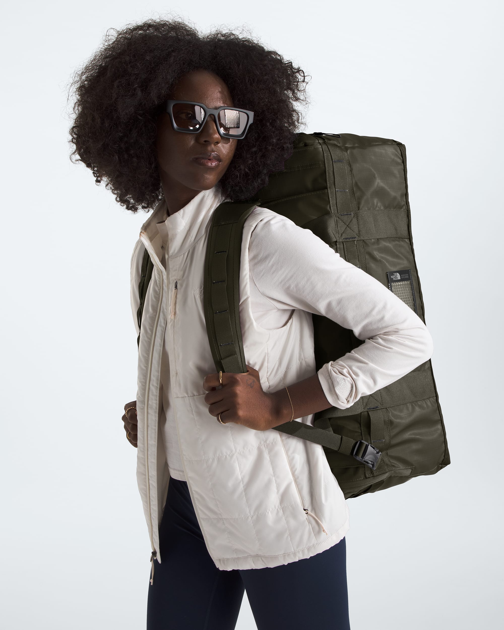 Base Camp Voyager  62L TNF MODELBACK