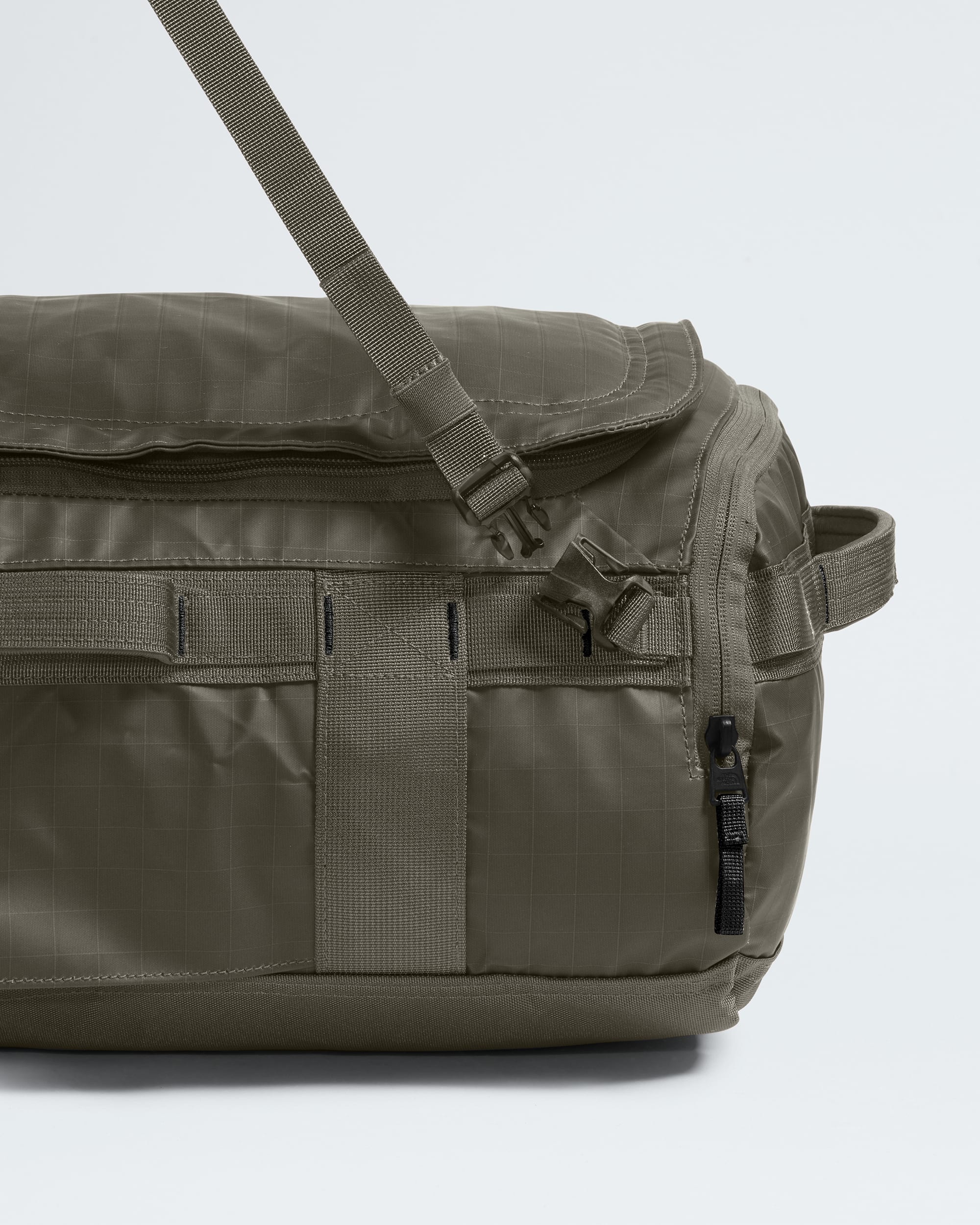 Base Camp Voyager Duffel32L TNF ALT3