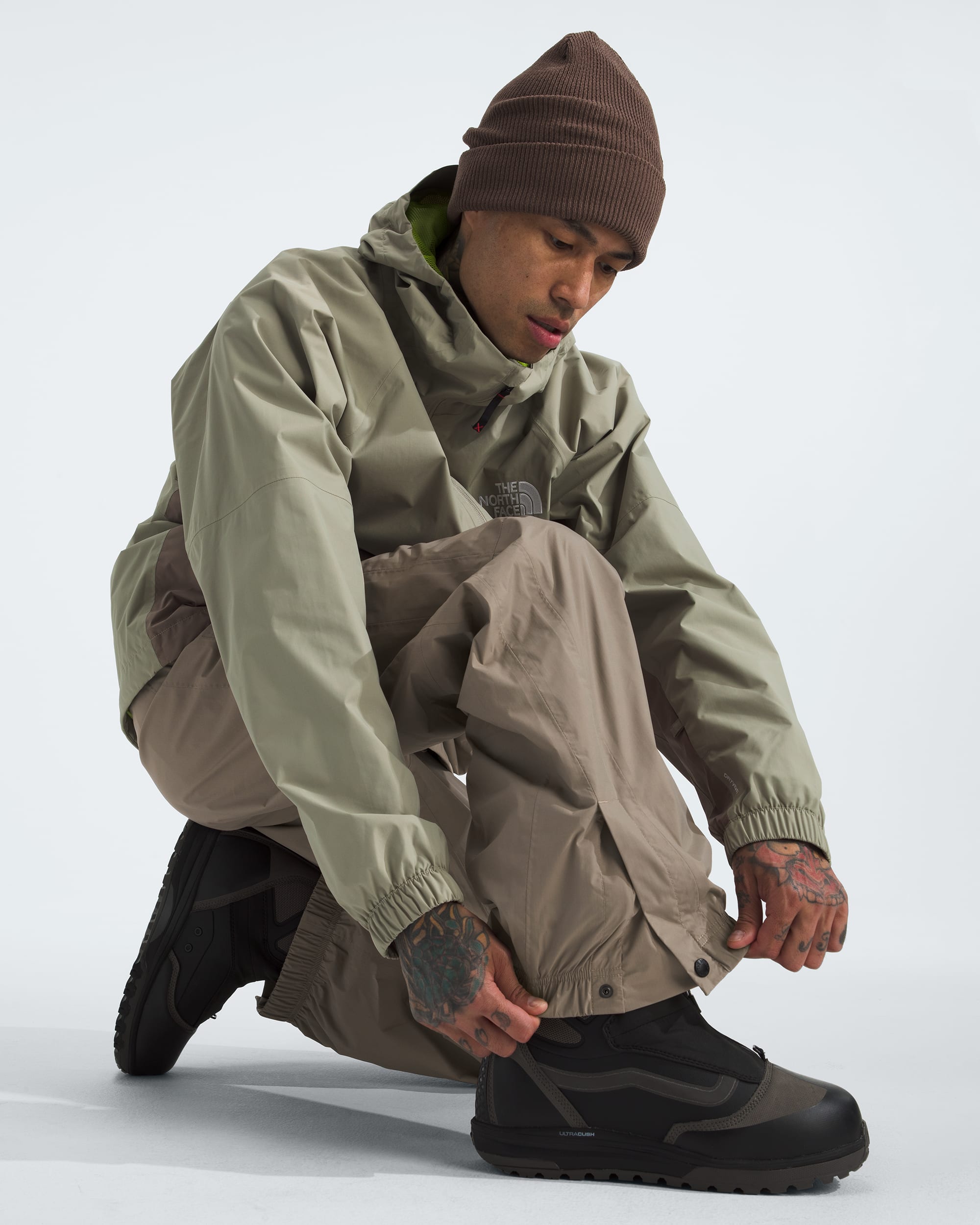 Mens Build Up Pants TNF Cavern Grey MODELALT1