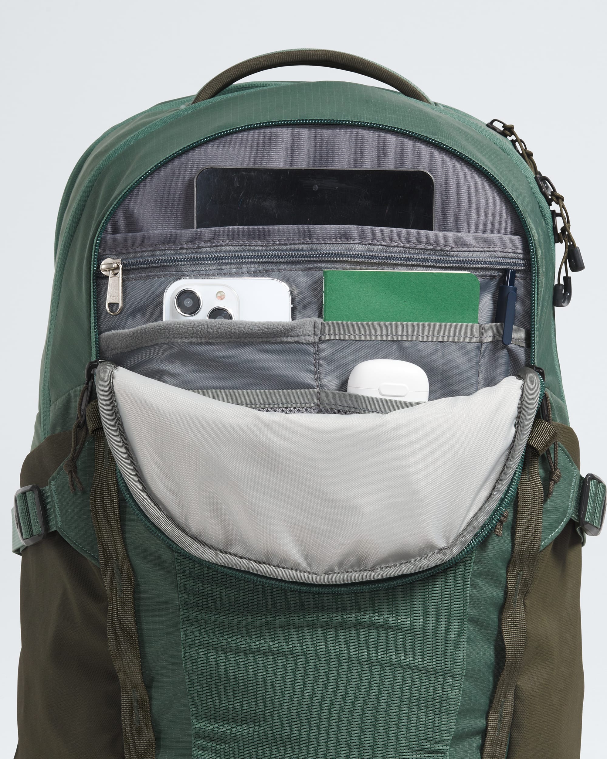 THE NORTH FACE ボストンバッグ オリーブグリーン　30L Recon Backpack - 30L | The North Face