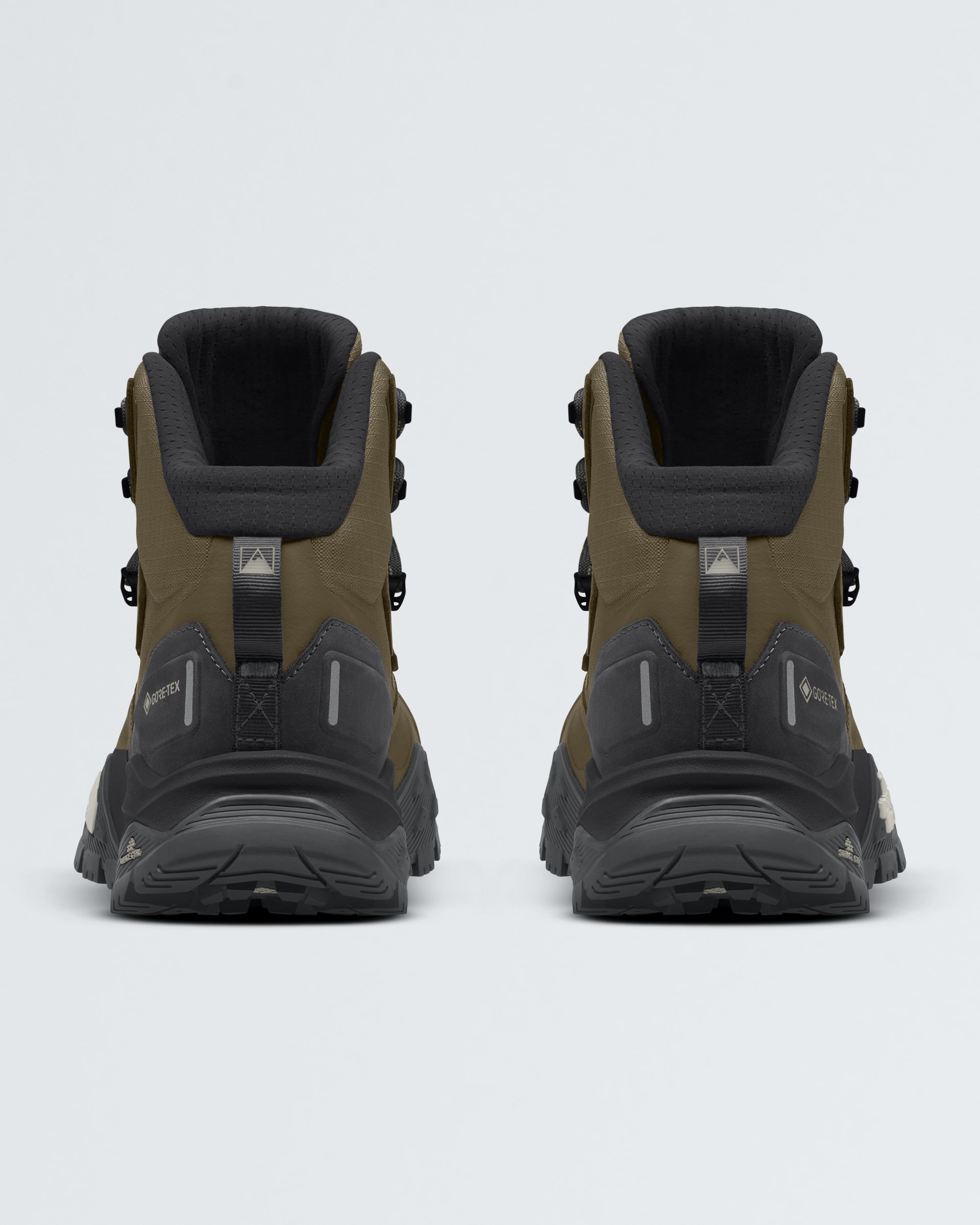 Mens Offtrail Hike LT Mid GORETEX Boots TNF BACK