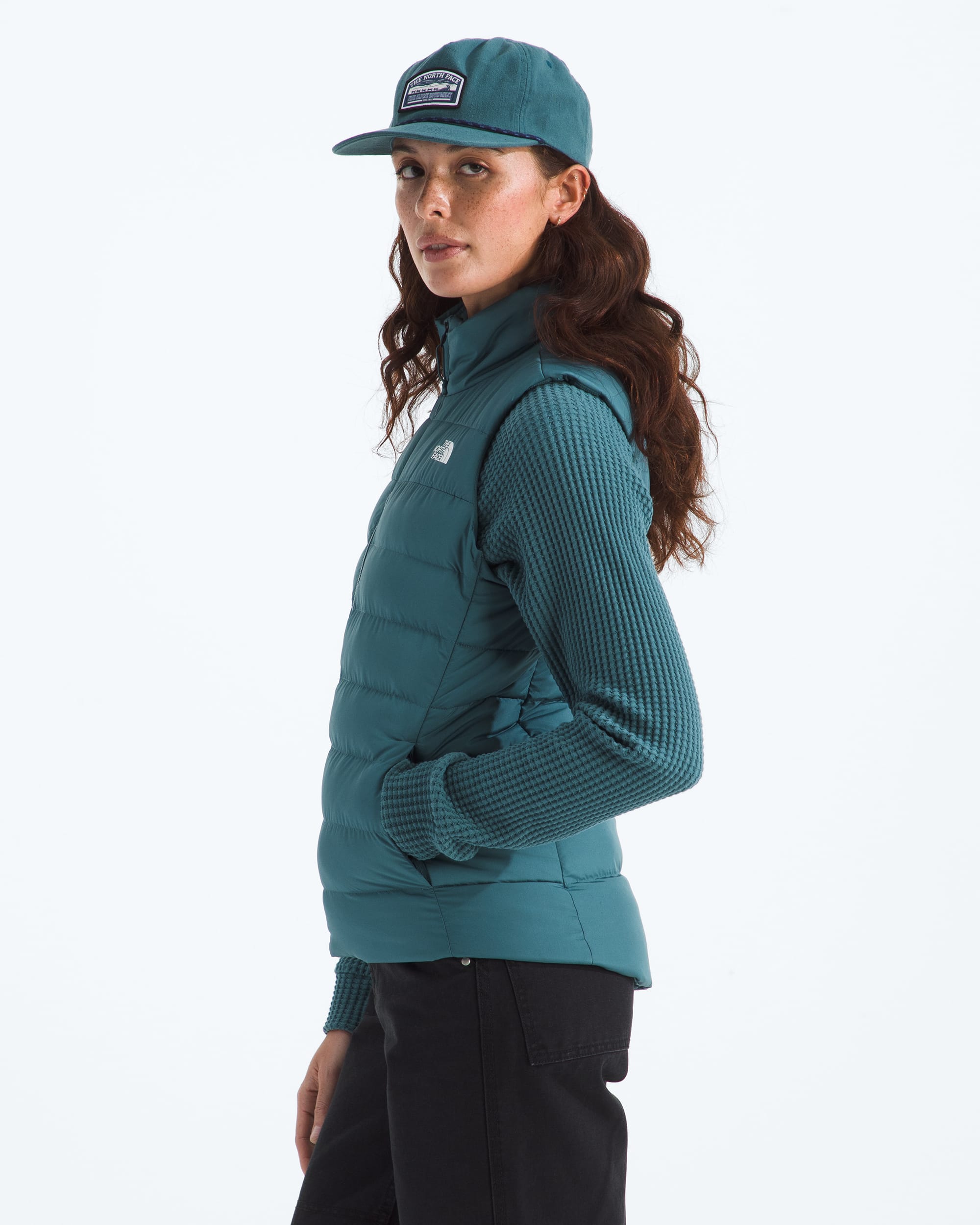 Womens Aconcagua 3 Vest TNF MODEL34