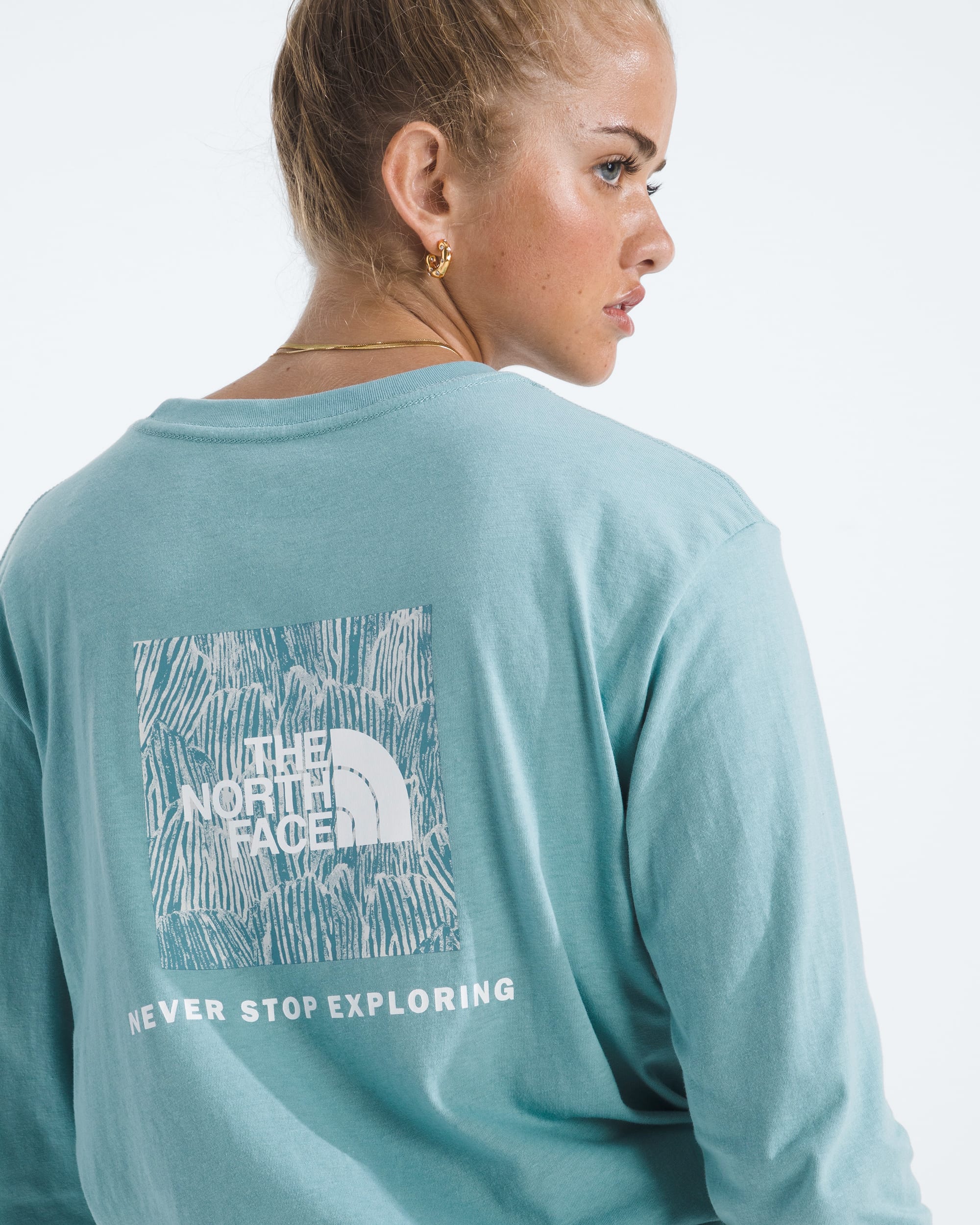 Womens Evolution Box NSE Fill LongSleeve TeeGraphic TNF HERO2