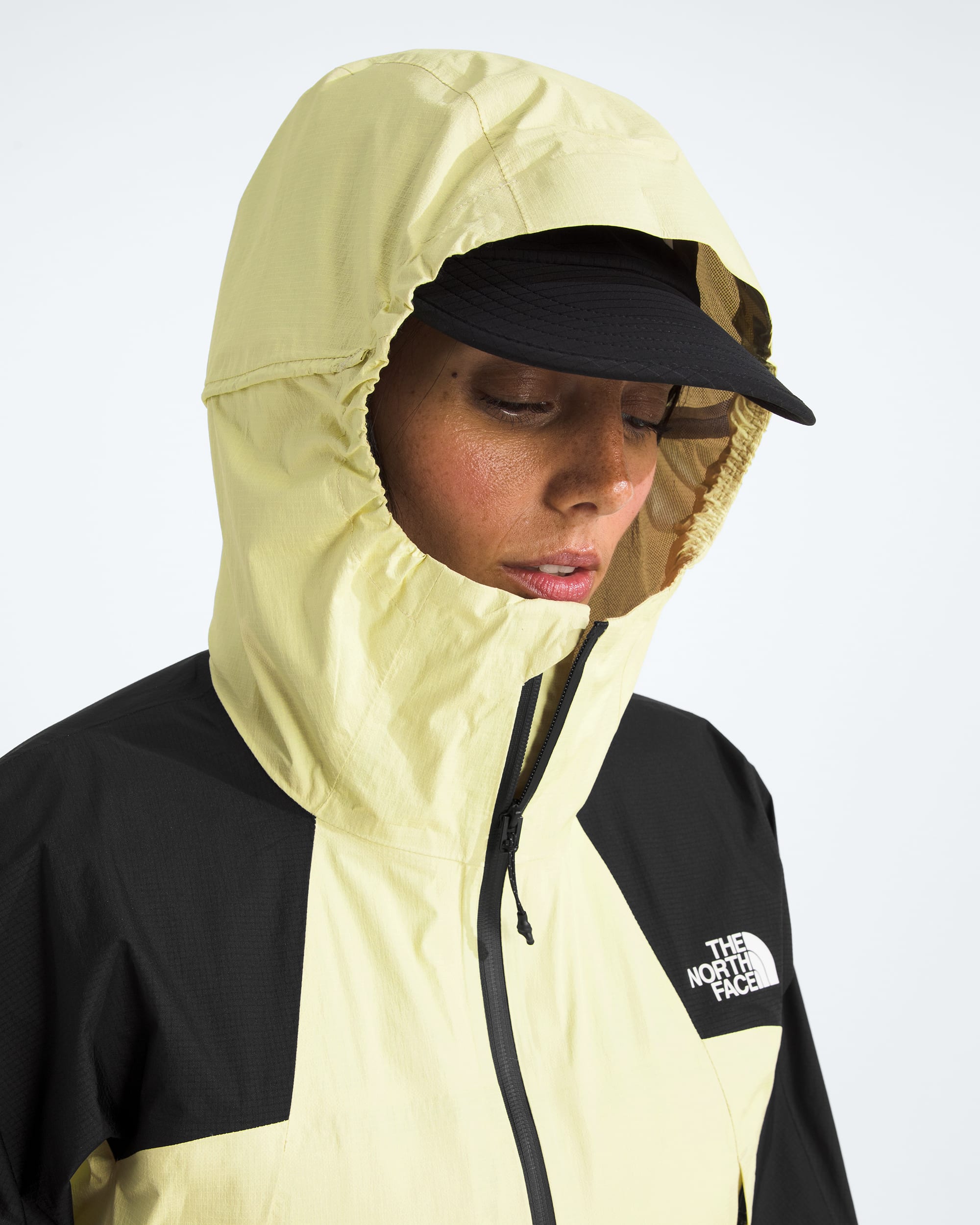 Womens Ridgelite Waterproof Jacket TNF MODELHOOD2