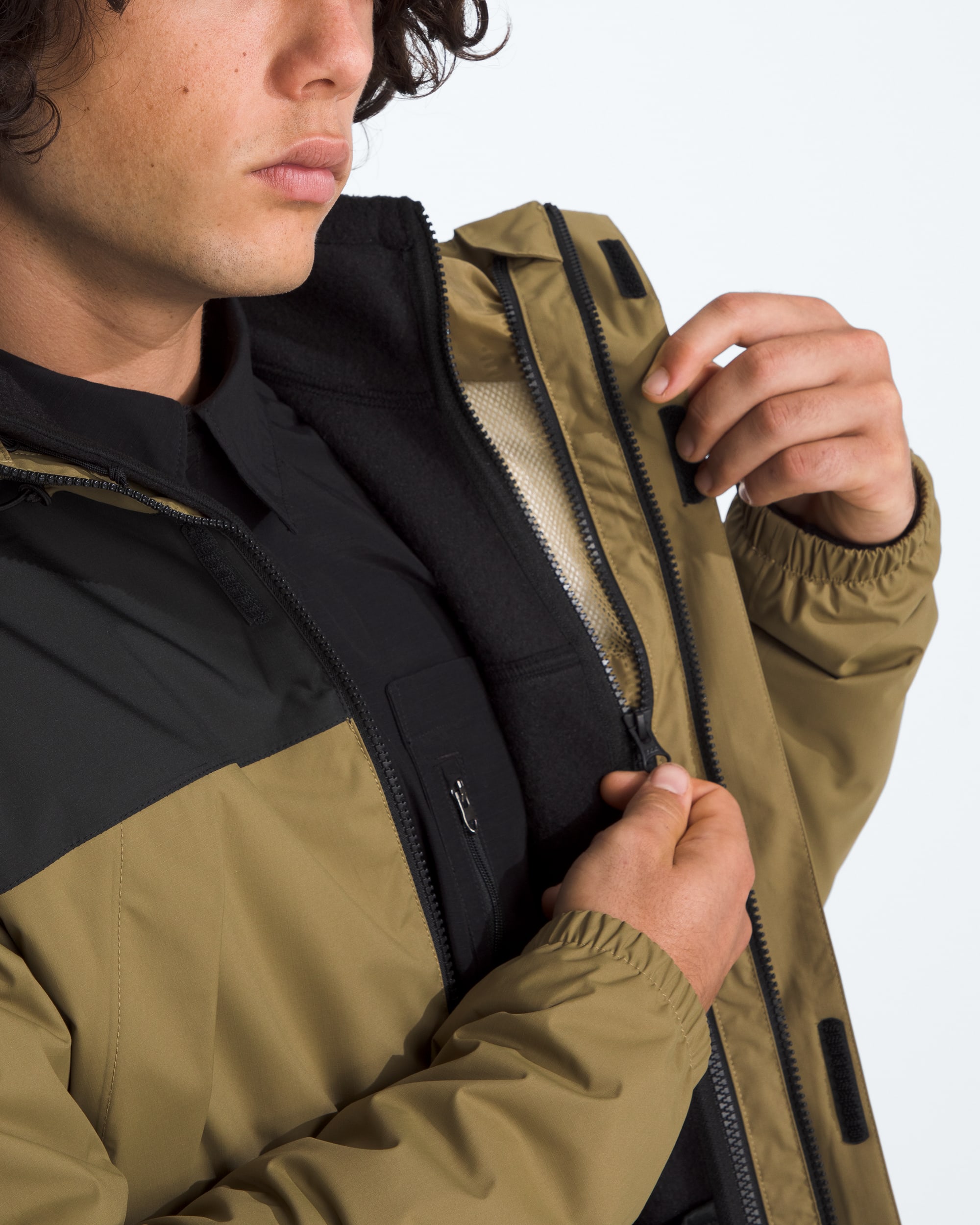 Mens Antora Triclimate Jacket TNF MODELCLOSE3