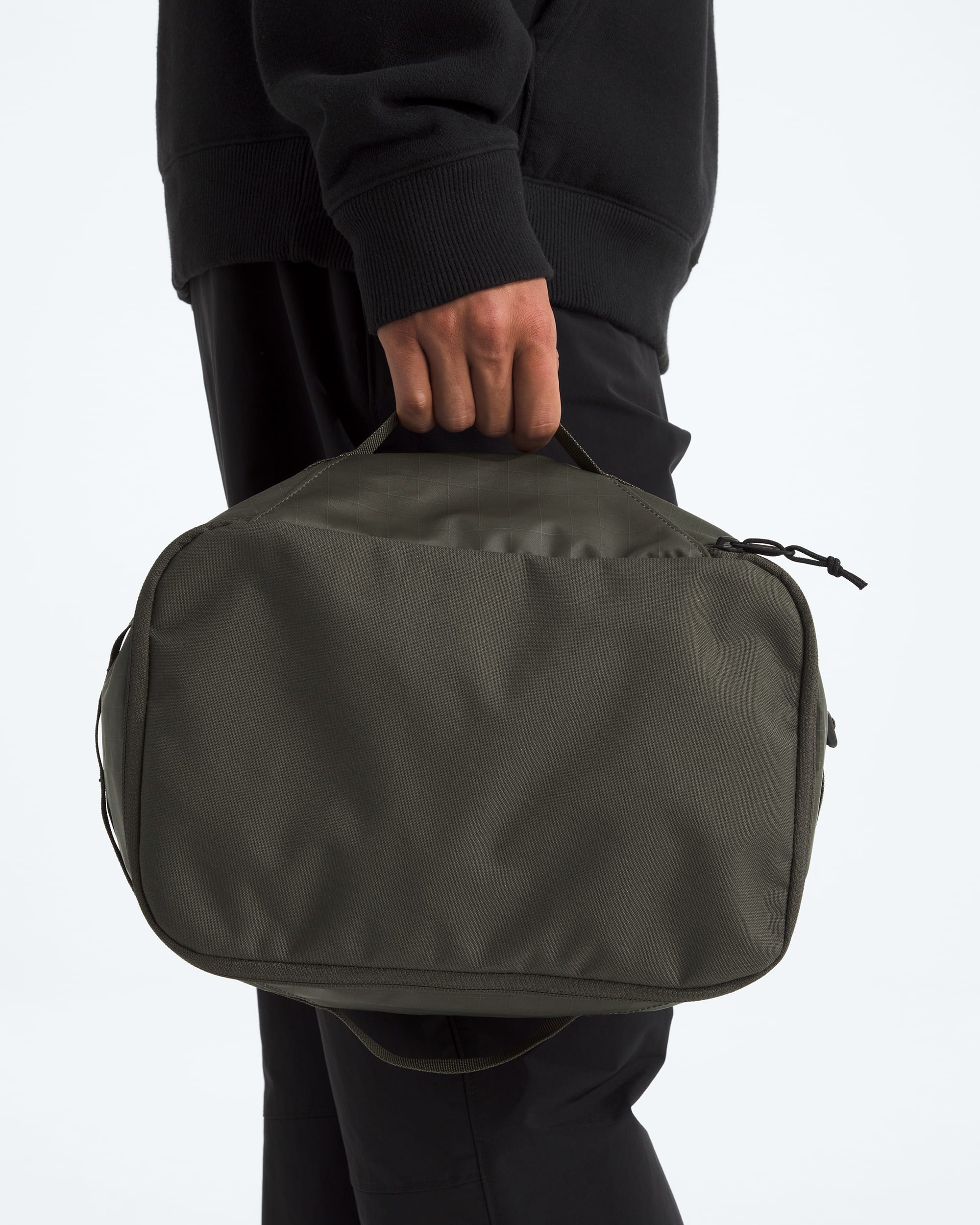 Base Camp Voyager Cube TNF MODELBACK
