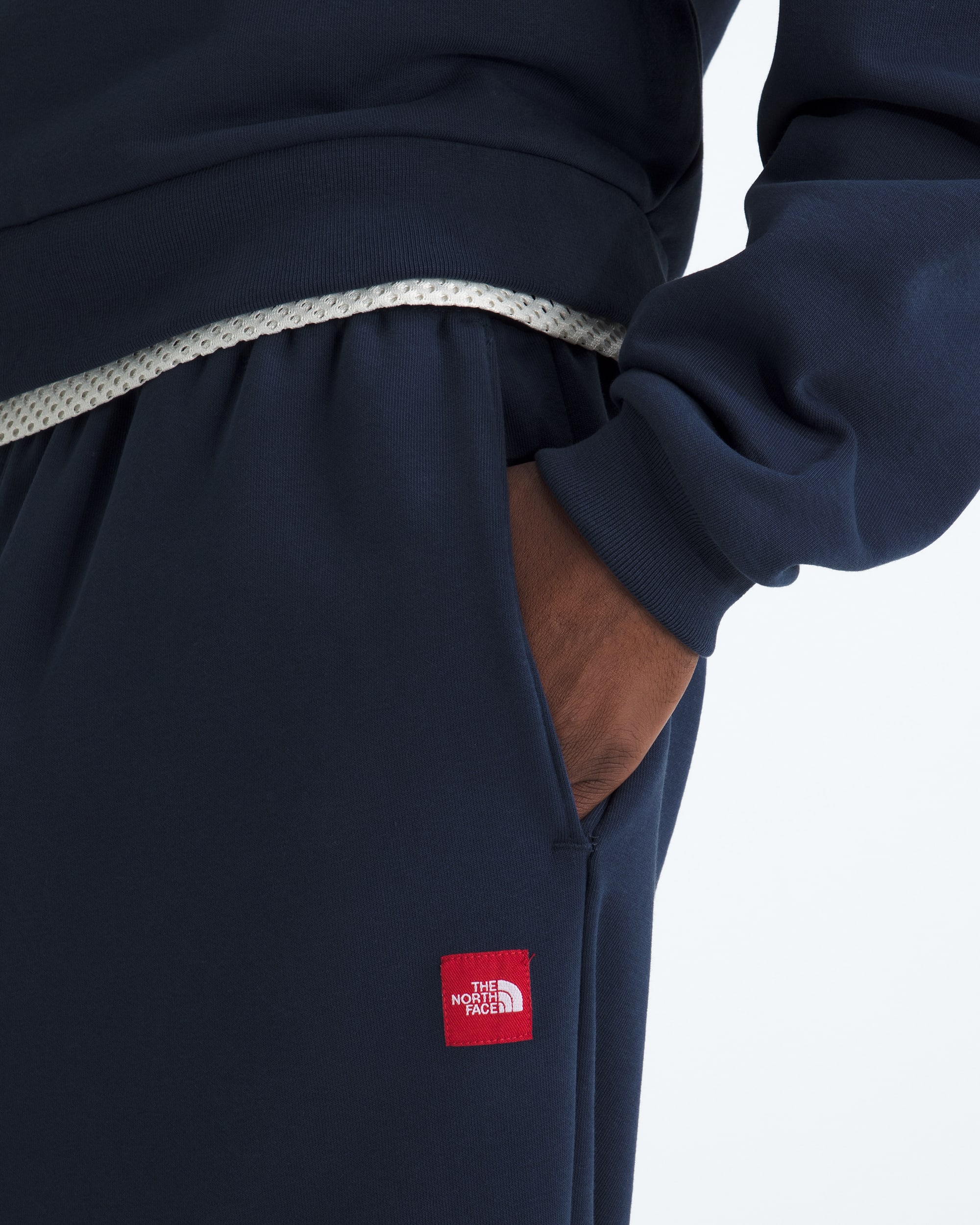 Pantalon dentranement TNF Red Box pour hommes TNF HERO2