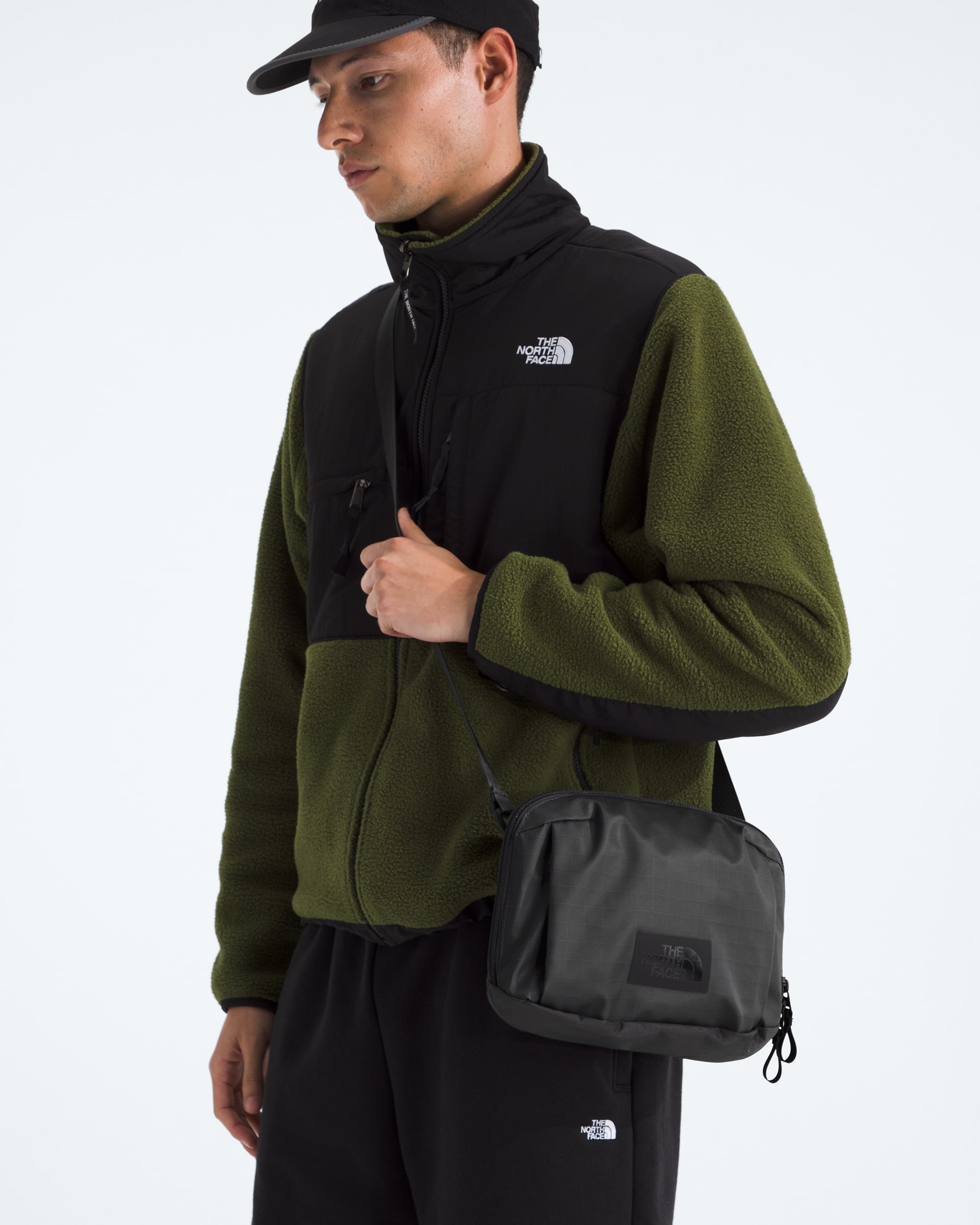 Base Camp Voyager Pro Crossbody TNF MODELBACK