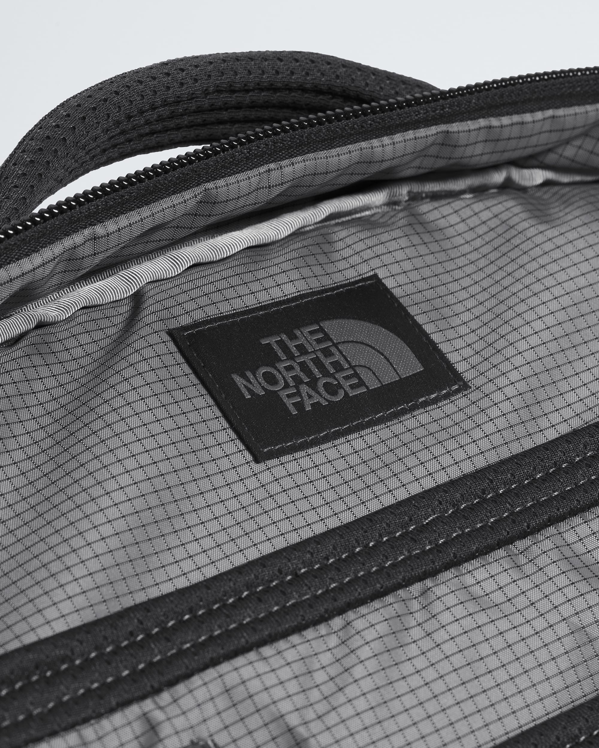 Sac de voyage Base Camp Voyager Pro TNF ALT1