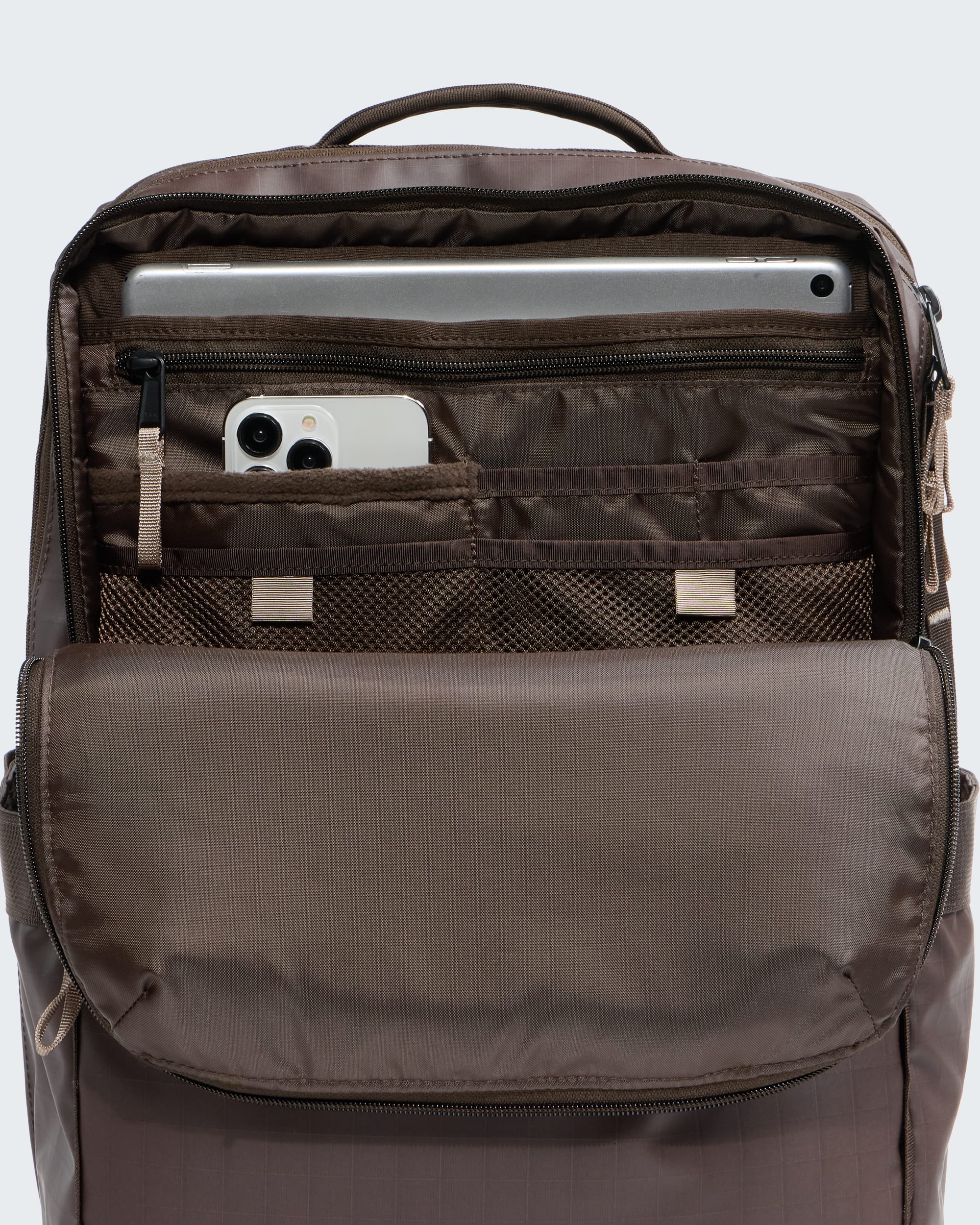 Base Camp Voyager Daypack  26L TNF ALT1